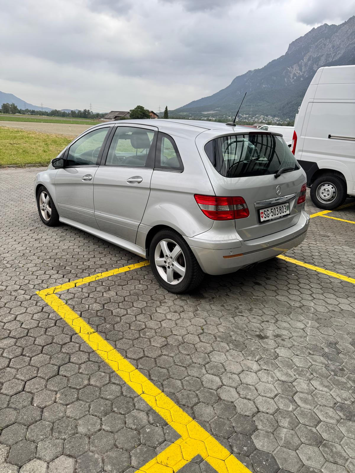 MERCEDES-BENZ B 200 T-image-3
