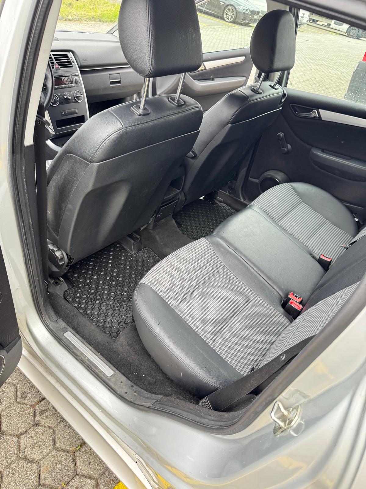 MERCEDES-BENZ B 200 T-image-7