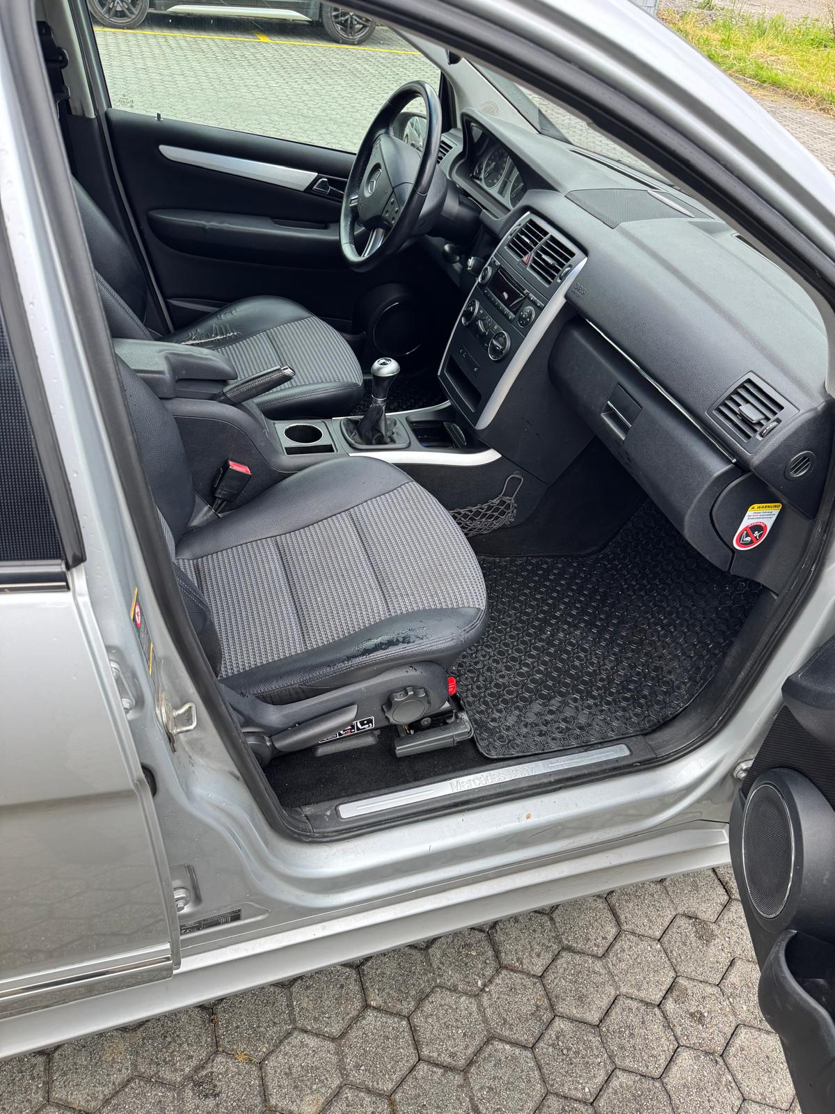 MERCEDES-BENZ B 200 T-image-6