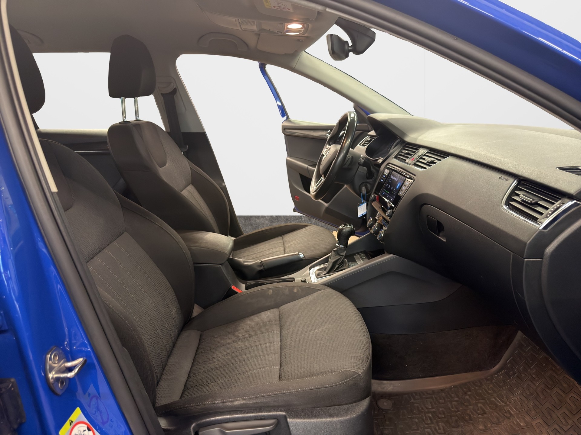 SKODA Octavia Combi 2.0 TDI Style 4x4 DSG-image-10