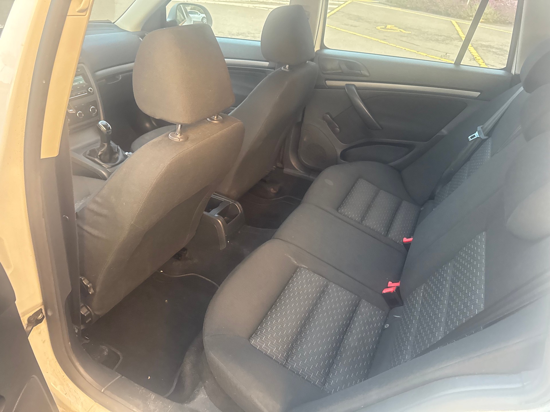 SKODA Octavia Combi 1.4 TSI Elegance-image-11