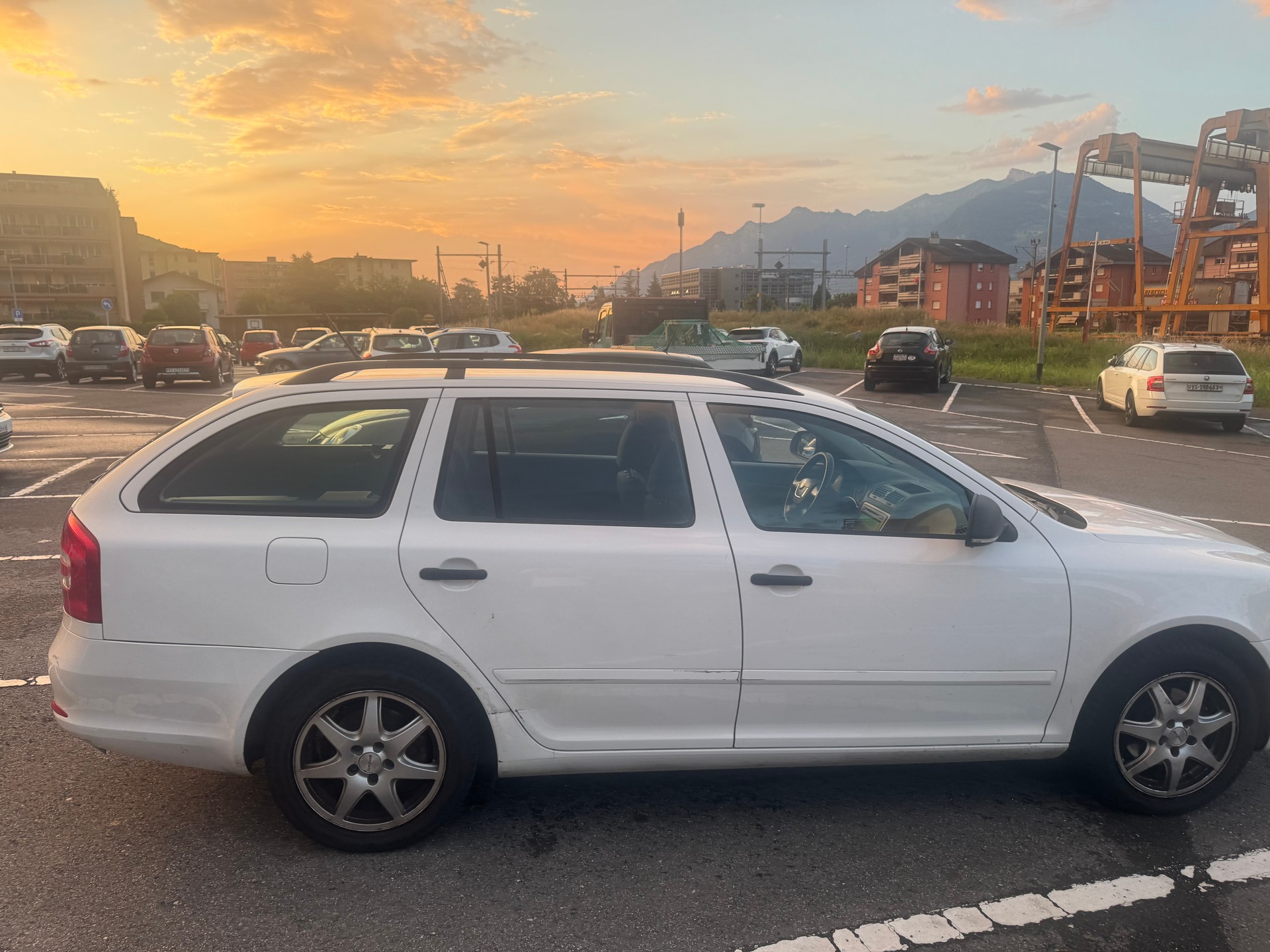 SKODA Octavia Combi 1.4 TSI Elegance-image-6
