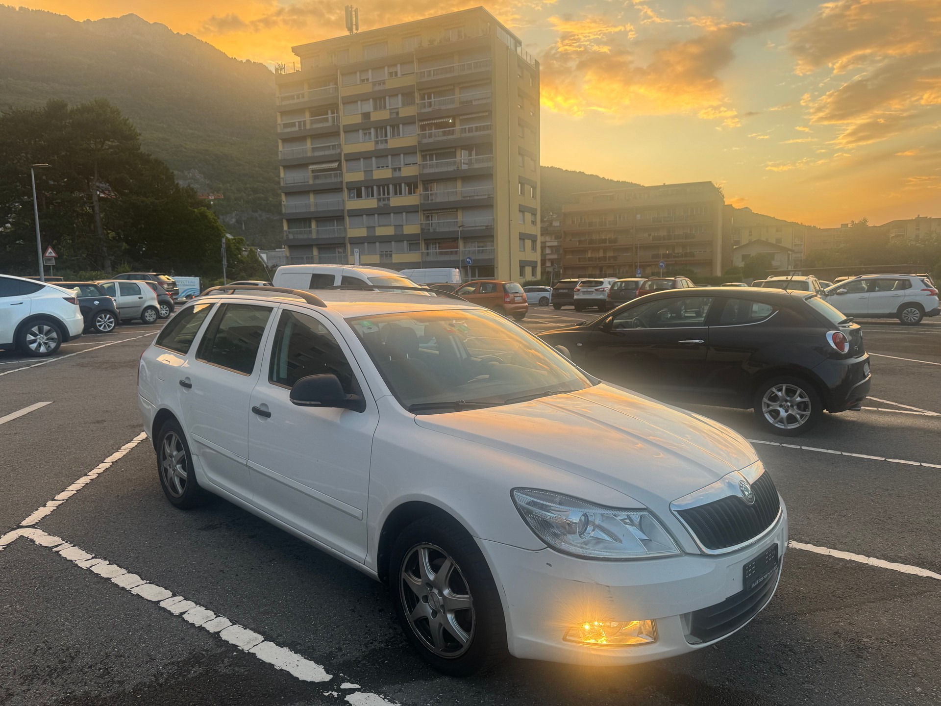 SKODA Octavia Combi 1.4 TSI Elegance-image-7