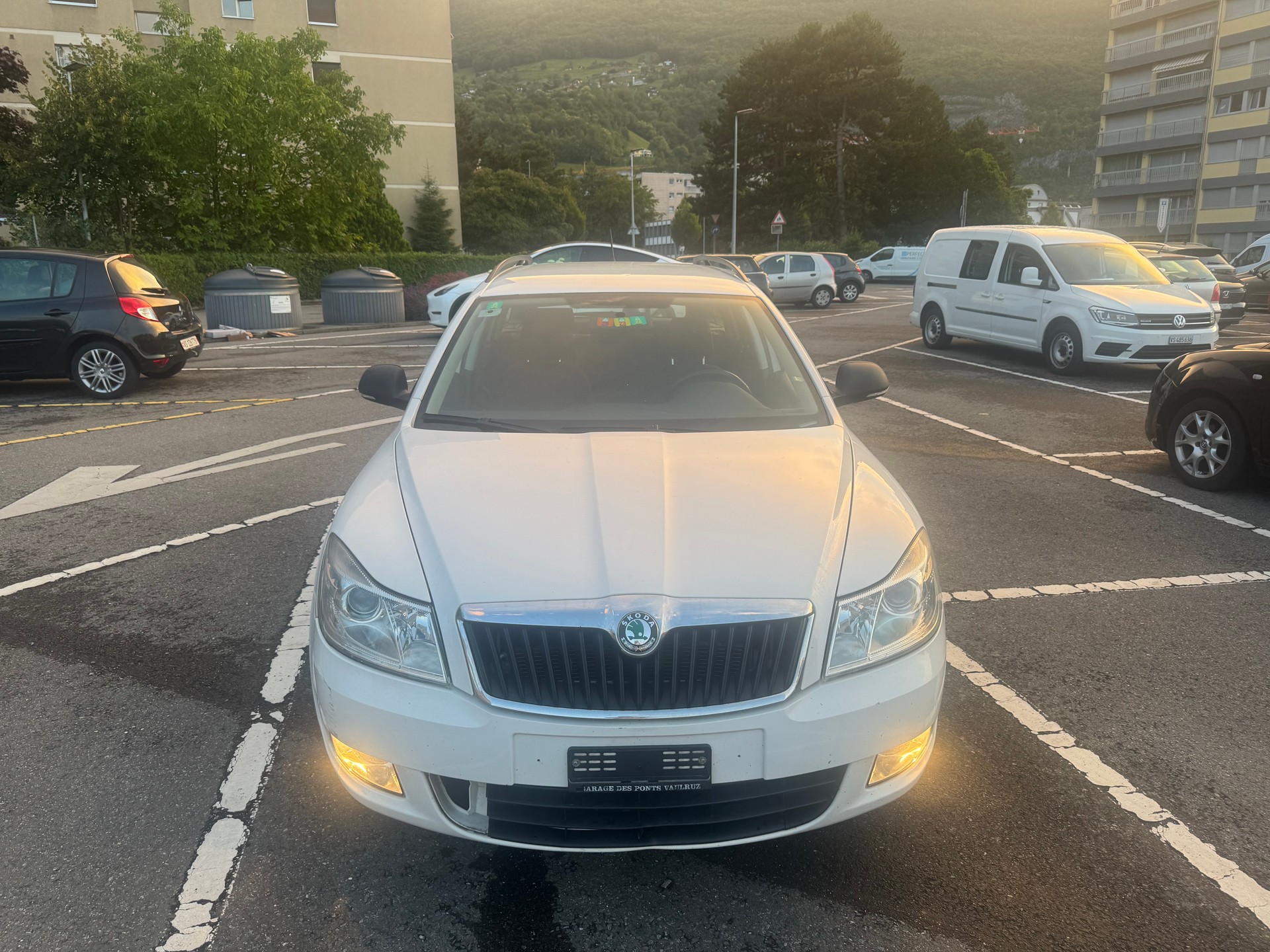 SKODA Octavia Combi 1.4 TSI Elegance-image-0