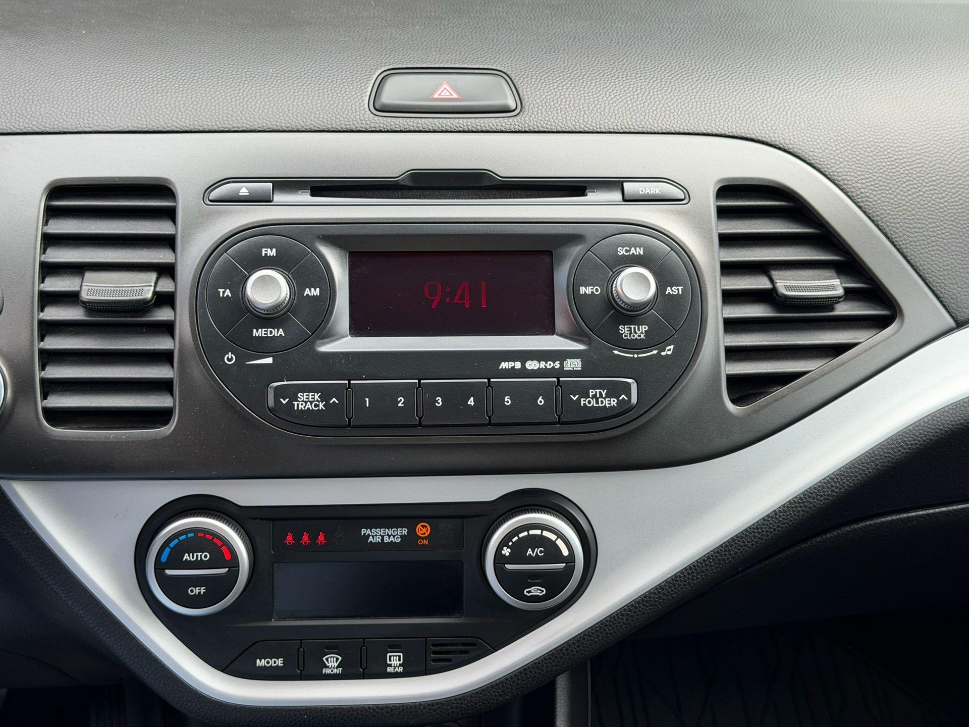 KIA Picanto 1.2 16V Style-image-14