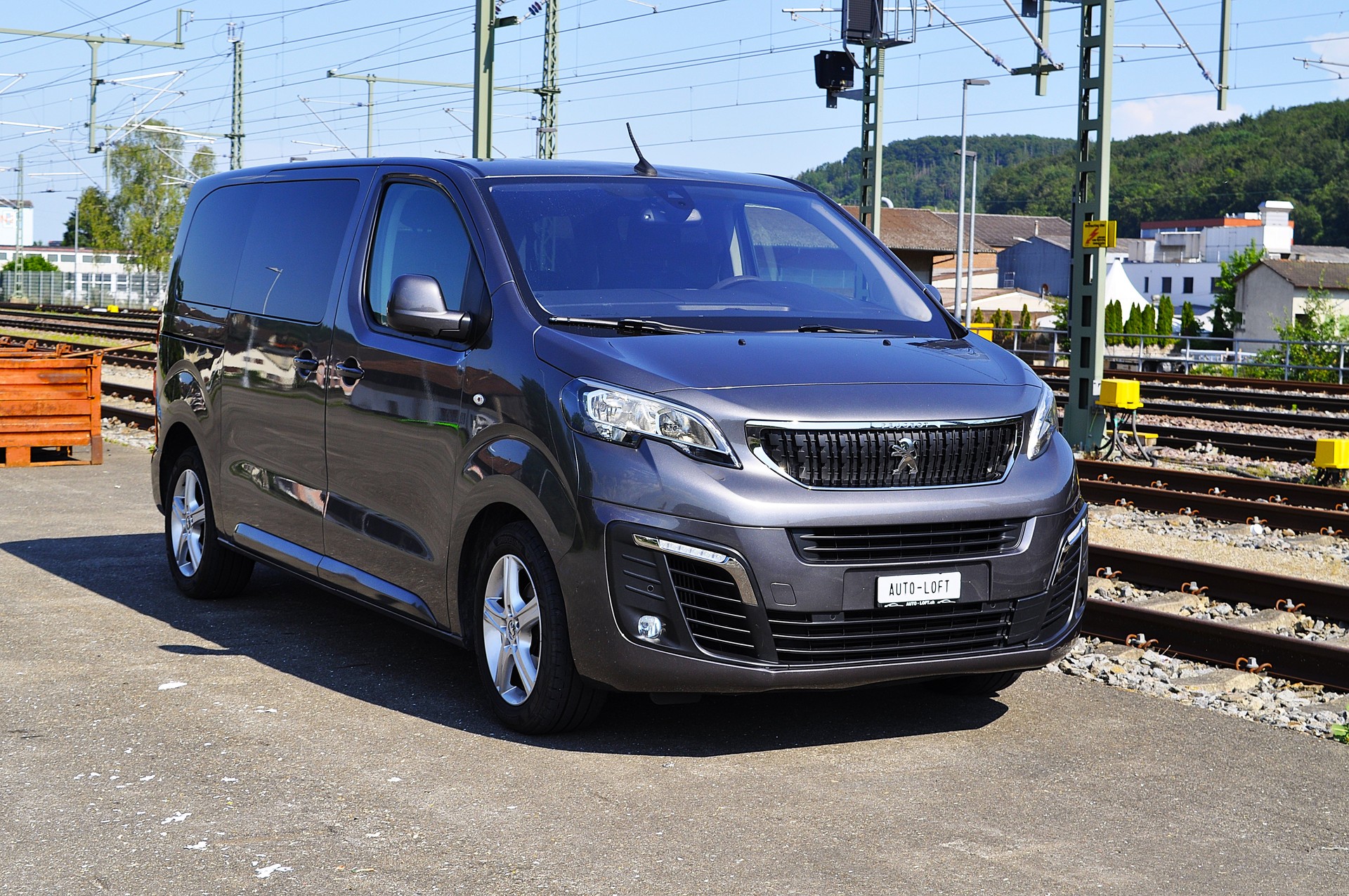 PEUGEOT Traveller 2.0 BlueHDi Active Standard EAT-image-2