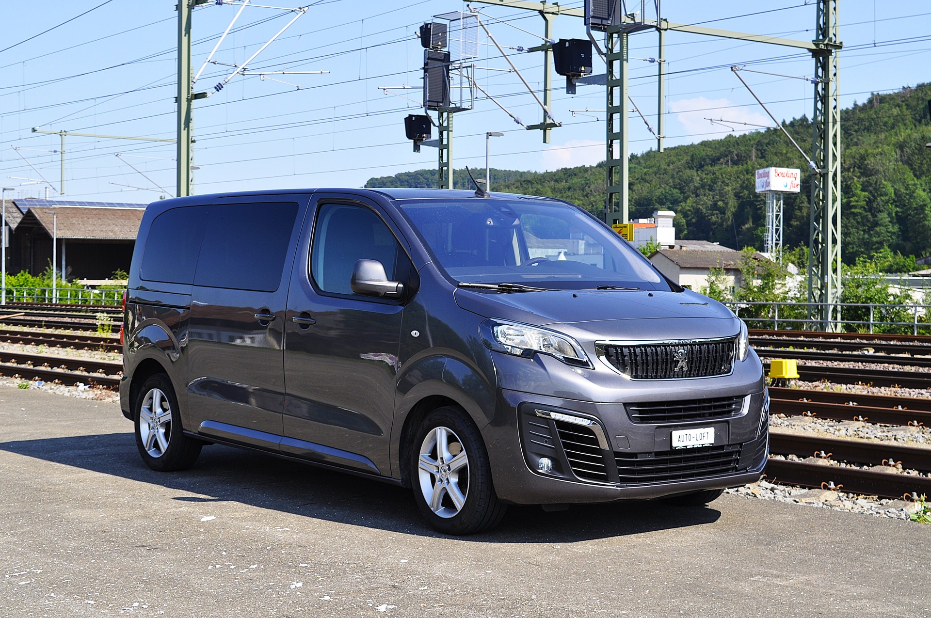 PEUGEOT Traveller 2.0 BlueHDi Active Standard EAT-image-0