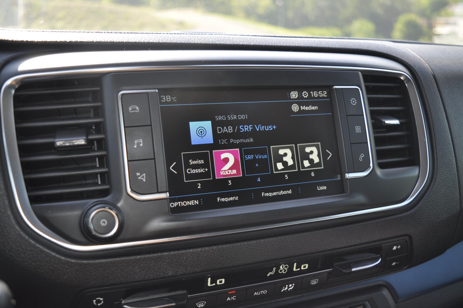 PEUGEOT Traveller 2.0 BlueHDi Active Standard EAT-image-13