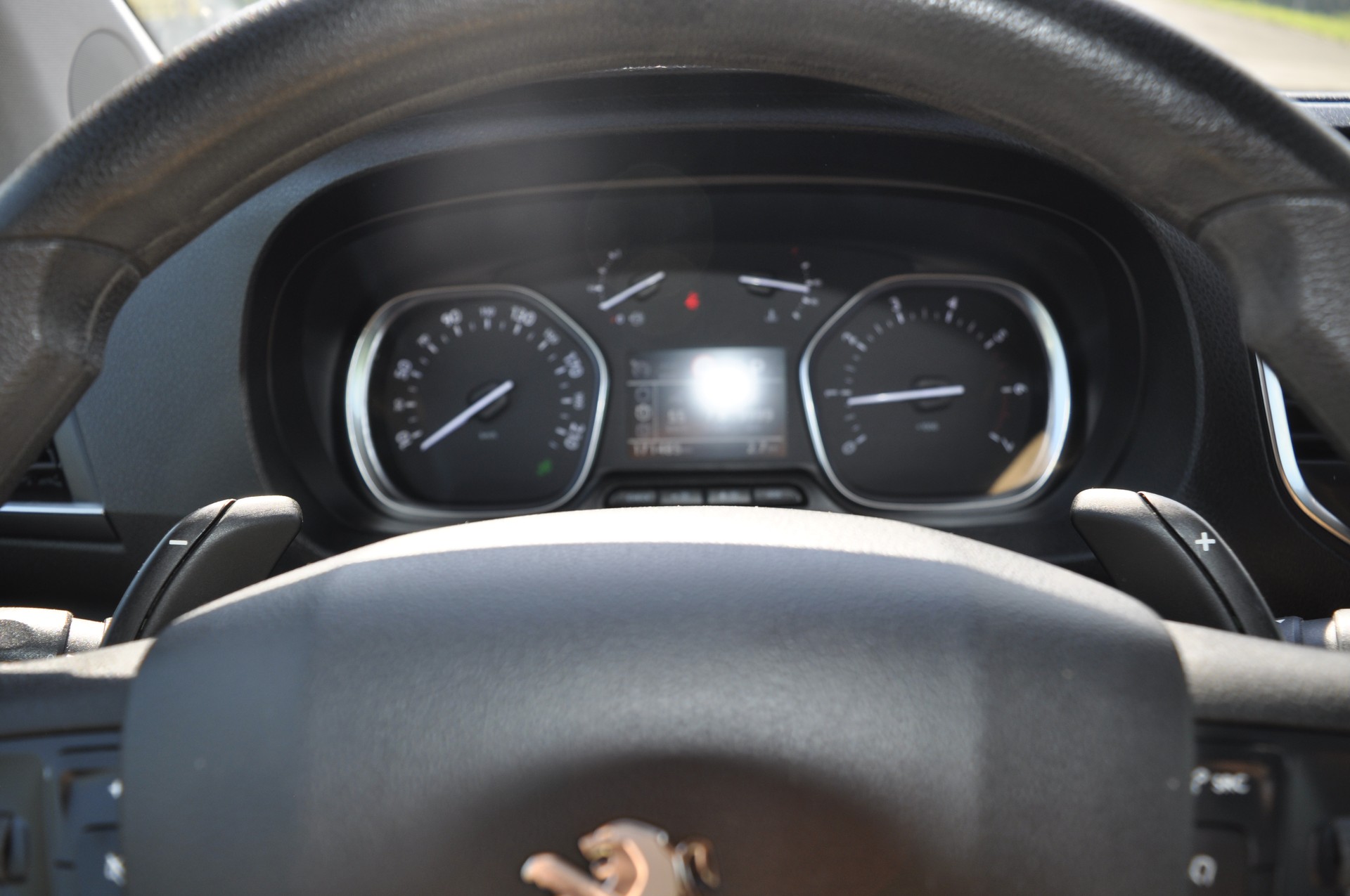 PEUGEOT Traveller 2.0 BlueHDi Active Standard EAT-image-14