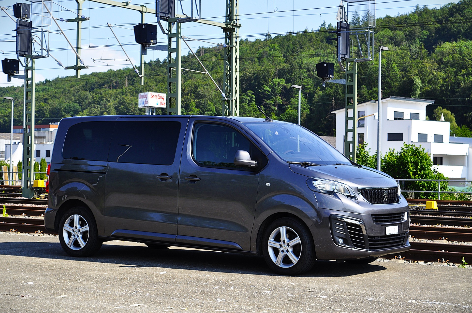 PEUGEOT Traveller 2.0 BlueHDi Active Standard EAT-image-4