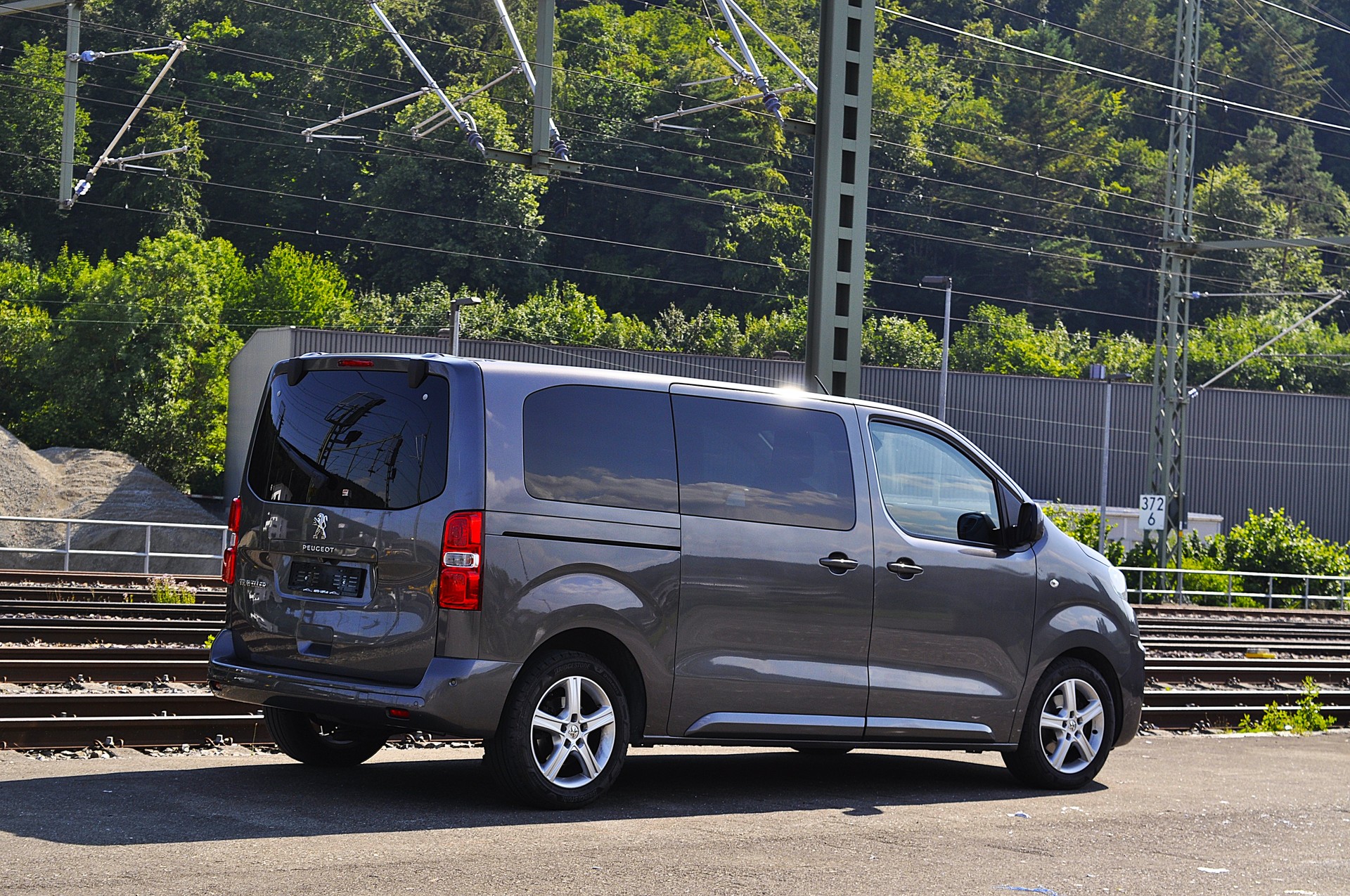 PEUGEOT Traveller 2.0 BlueHDi Active Standard EAT-image-6