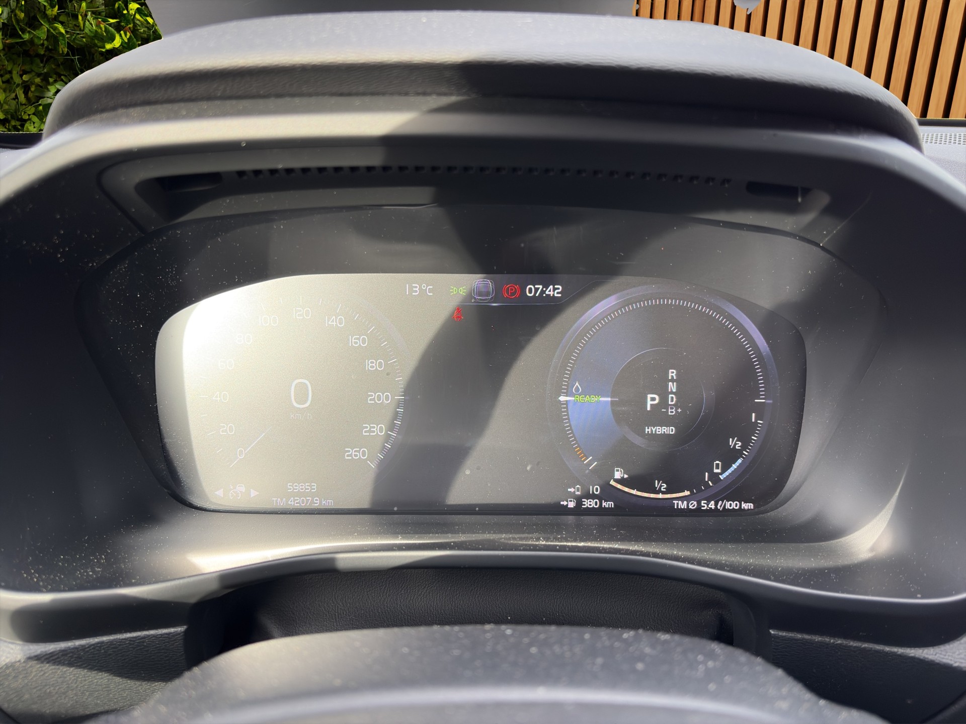 VOLVO XC40 1.5 T5 TE R-Design-image-12