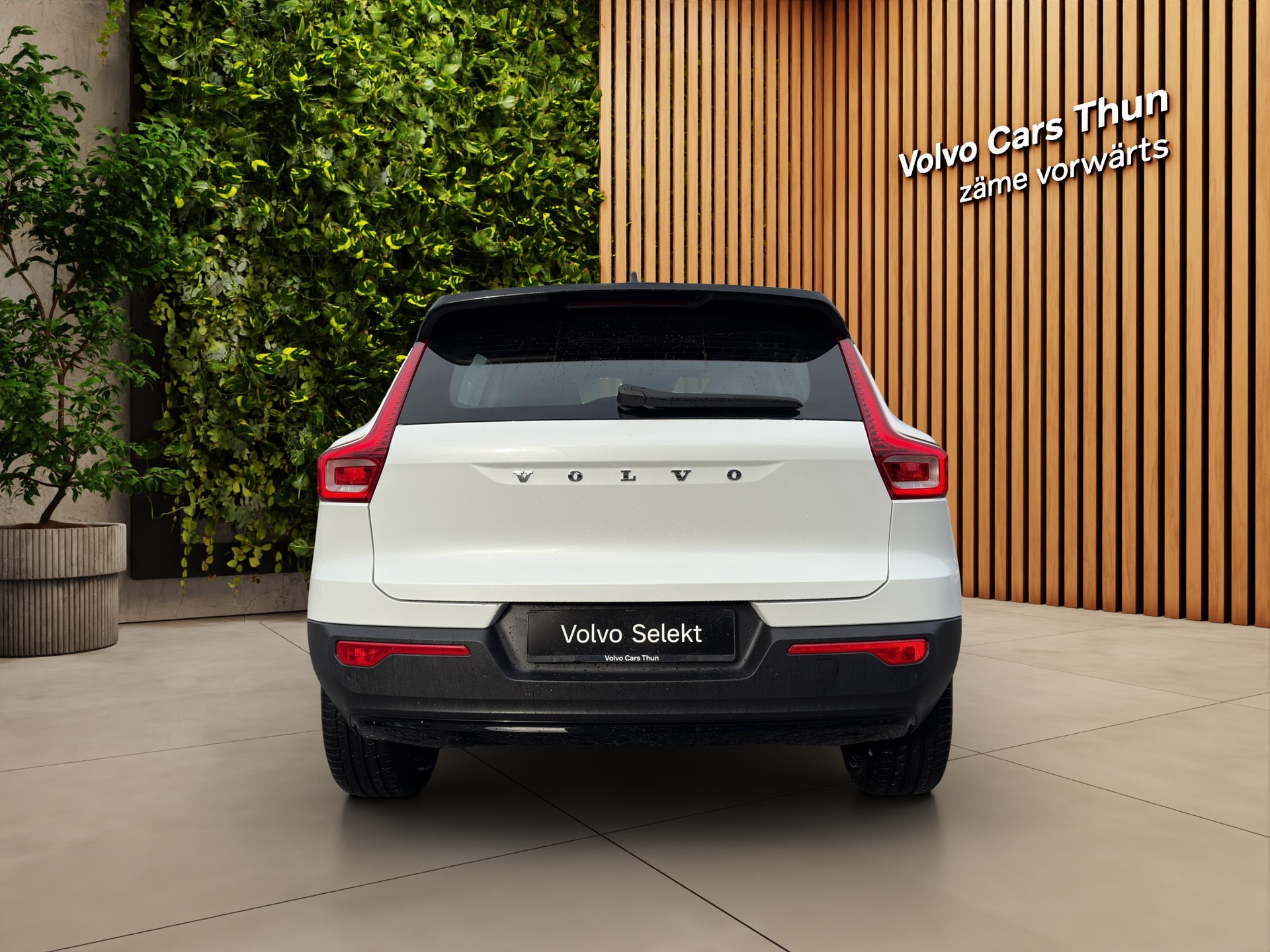 VOLVO XC40 1.5 T5 TE R-Design-image-3