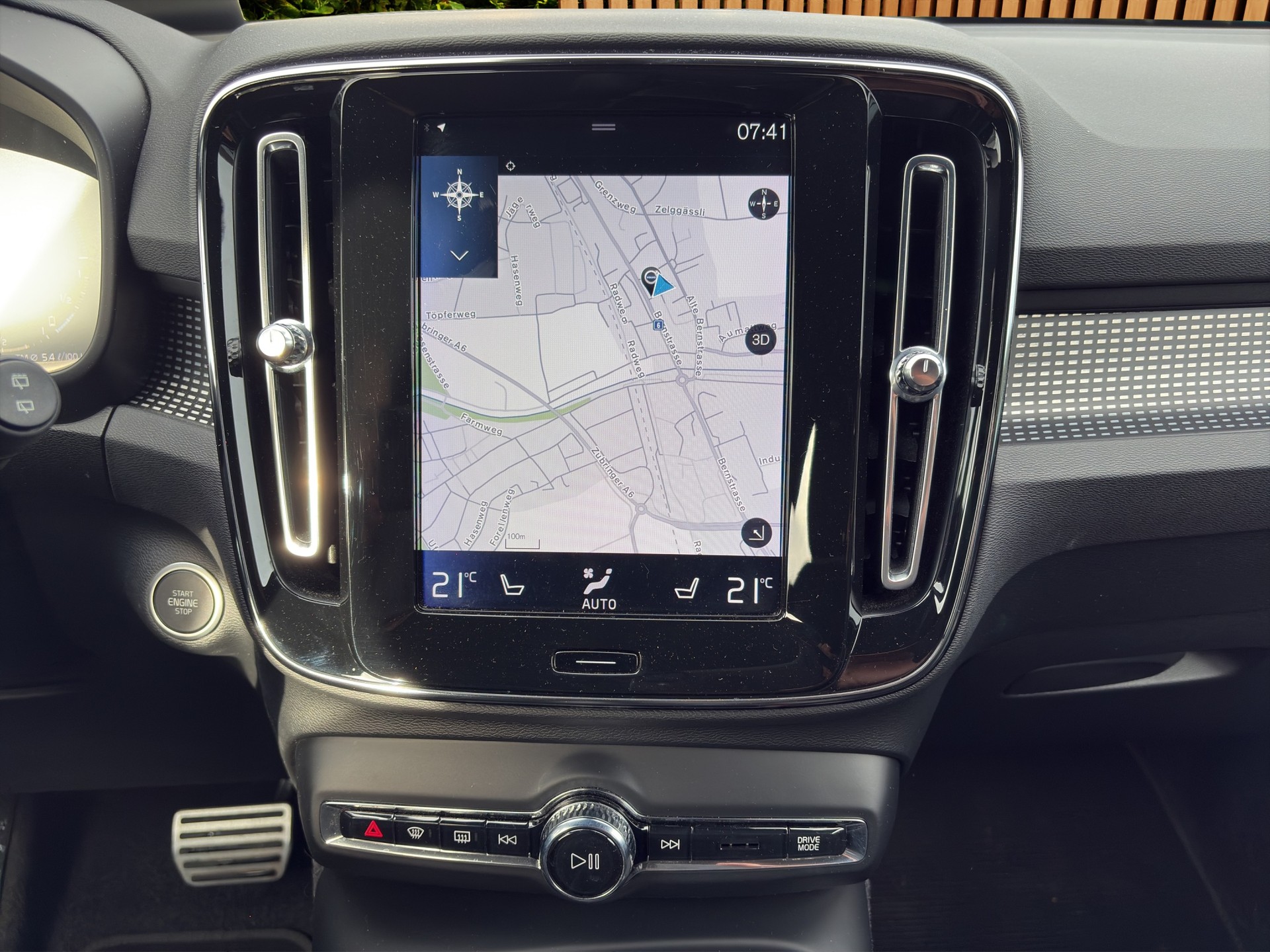 VOLVO XC40 1.5 T5 TE R-Design-image-11