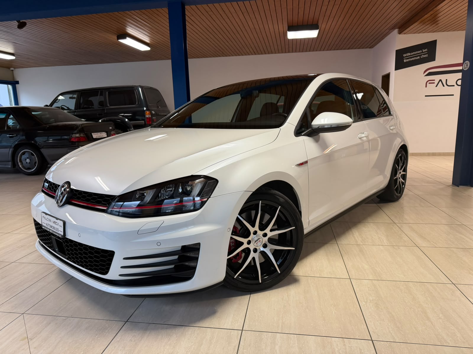 VW Golf 2.0 TSI GTI Performance DSG-image-2