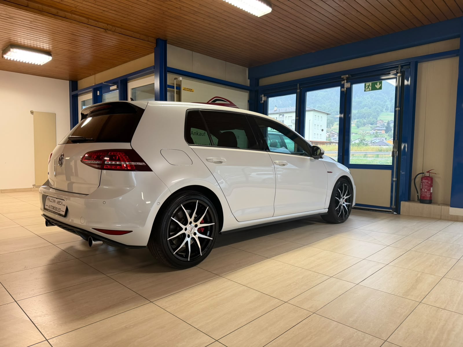 VW Golf 2.0 TSI GTI Performance DSG-image-11