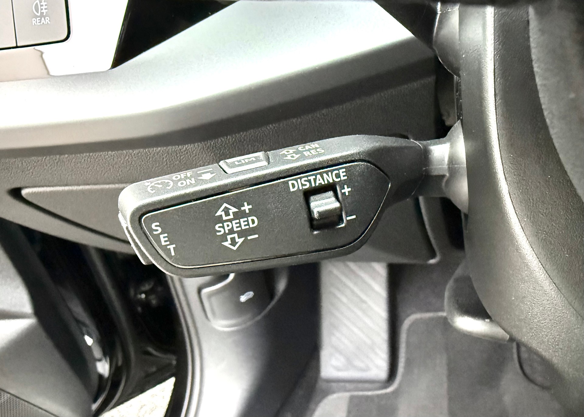 AUDI A3 Sportback 35 TFSI advanced S-tronic KOMPLETT LEDER-image-9