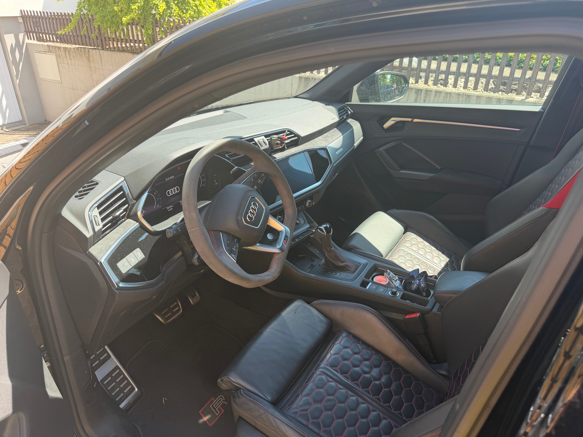 AUDI 2.5 TFSI quattro S-Tronic-image-2