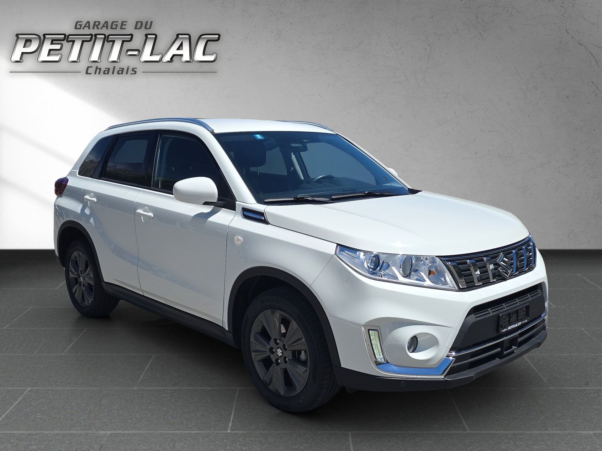 SUZUKI Vitara 1.4 Boosterjet Compact + Automatic-image-0
