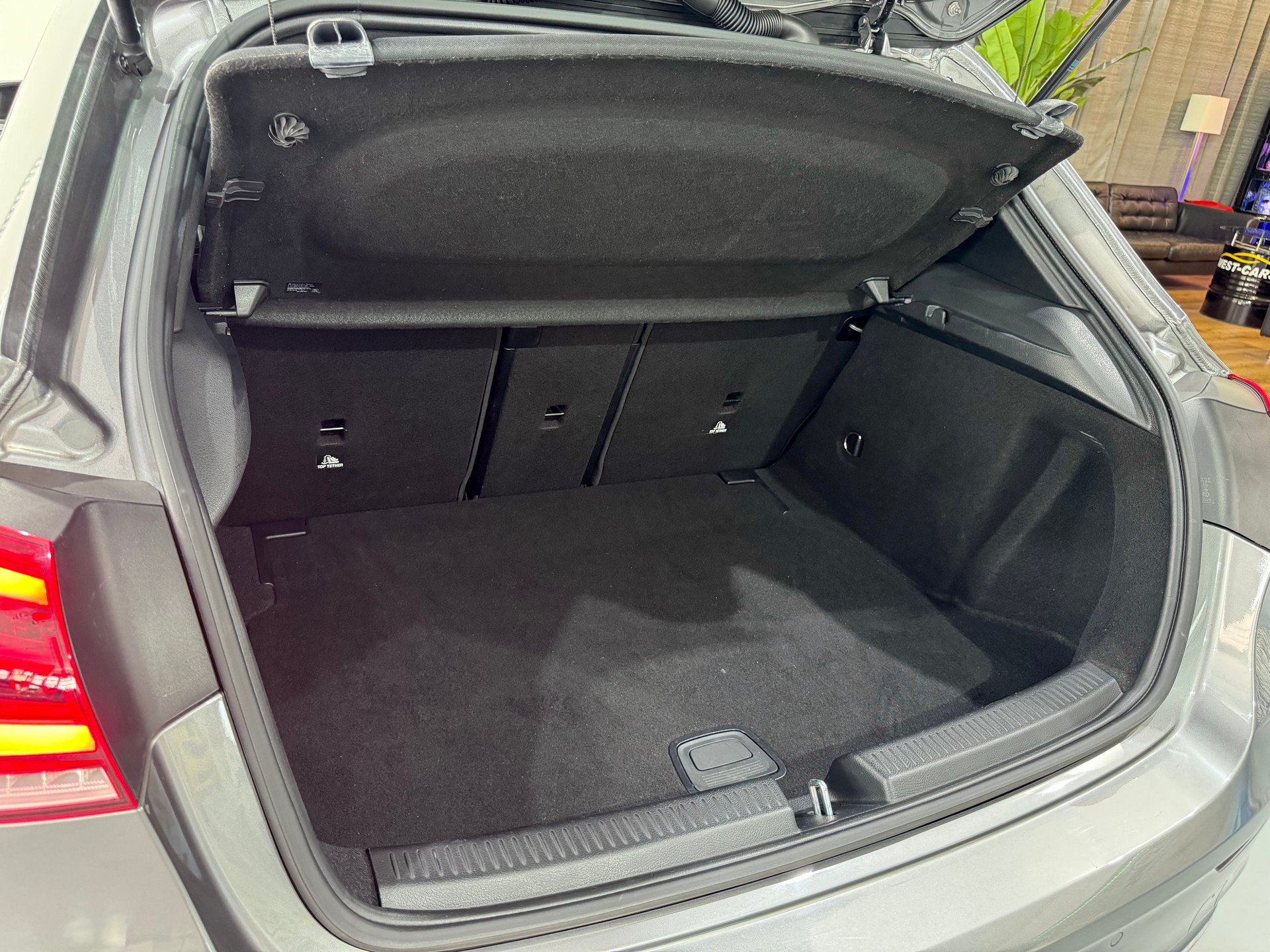 MERCEDES-BENZ A 250 AMG Line 7G-DCT-image-15