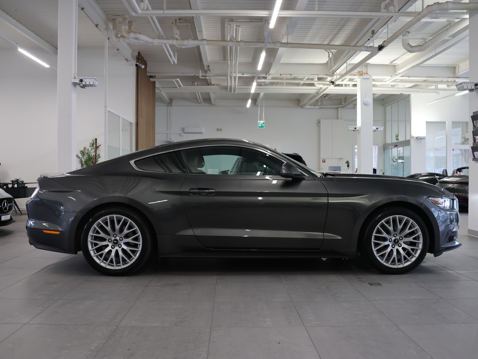 FORD Mustang Fastback 2.3 Automat *Rückfahrkamera* *Sitzheizung*-image-6