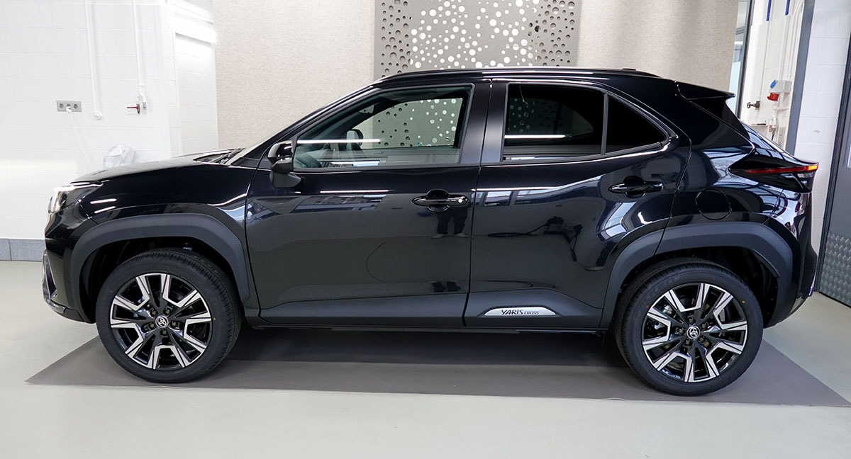 TOYOTA Yaris Cross 1.5 Premium 2WD e-CVT MY 2026-image-1