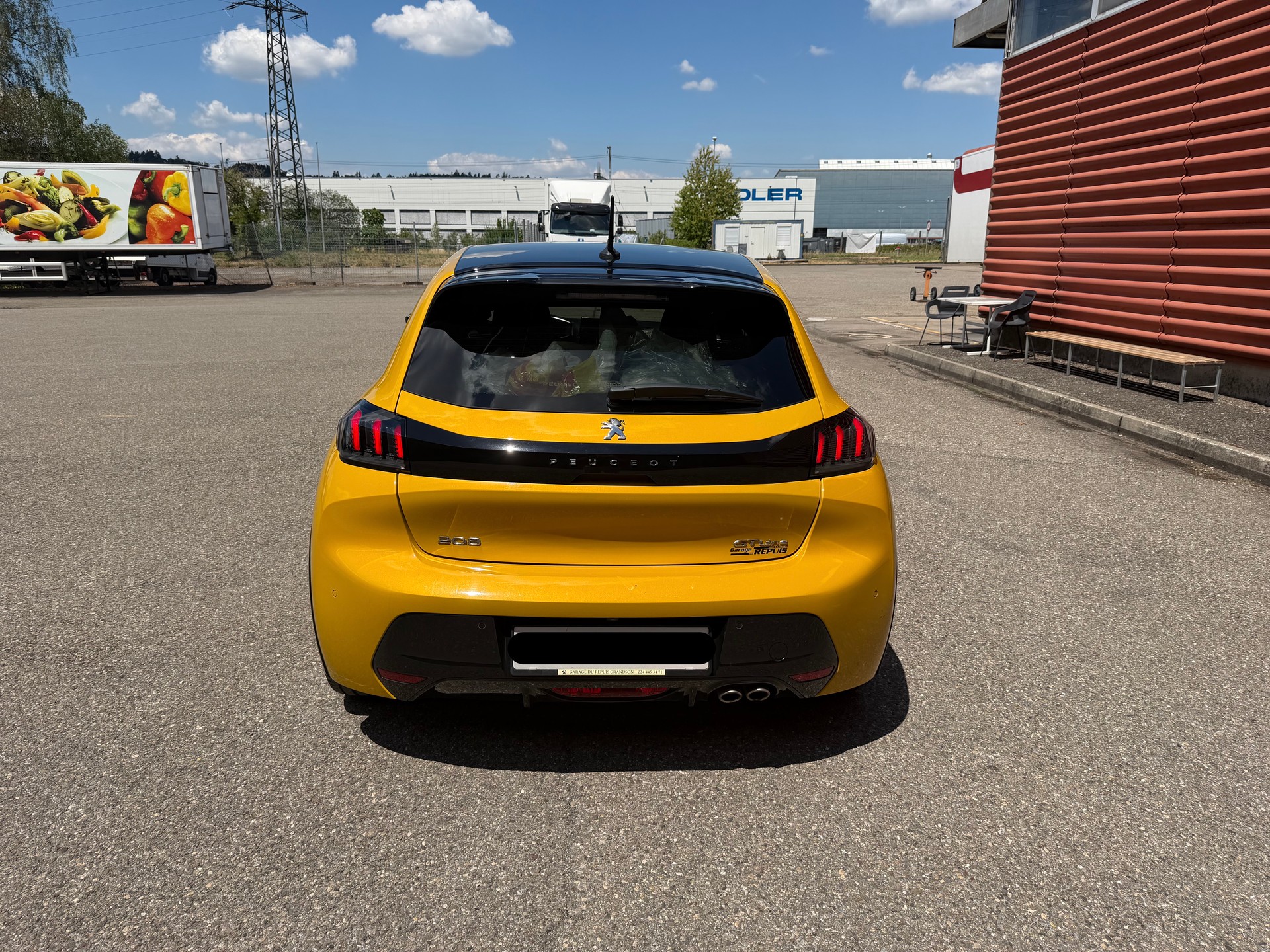 PEUGEOT 208 1.2 PureTech GT Line EAT8-image-6