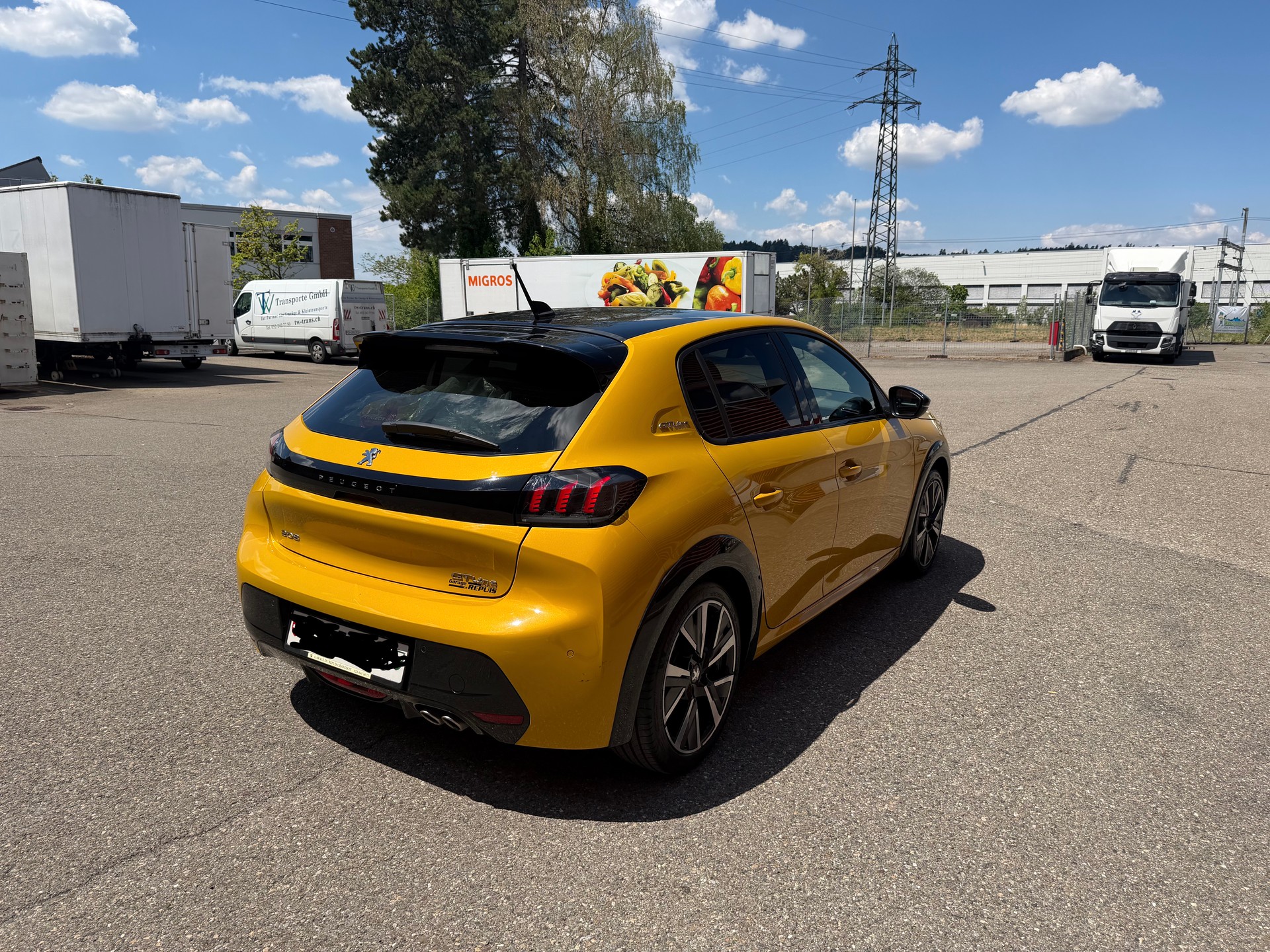 PEUGEOT 208 1.2 PureTech GT Line EAT8-image-7