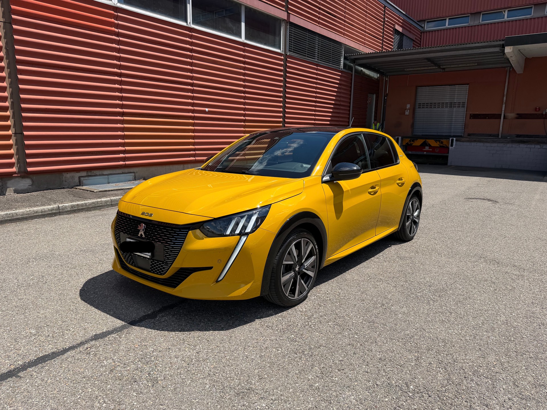 PEUGEOT 208 1.2 PureTech GT Line EAT8-image-2
