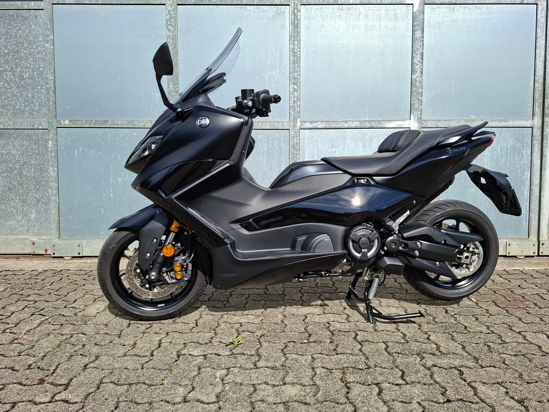 YAMAHA T-MAX Tech-Max XP 560-showroom-element-1
