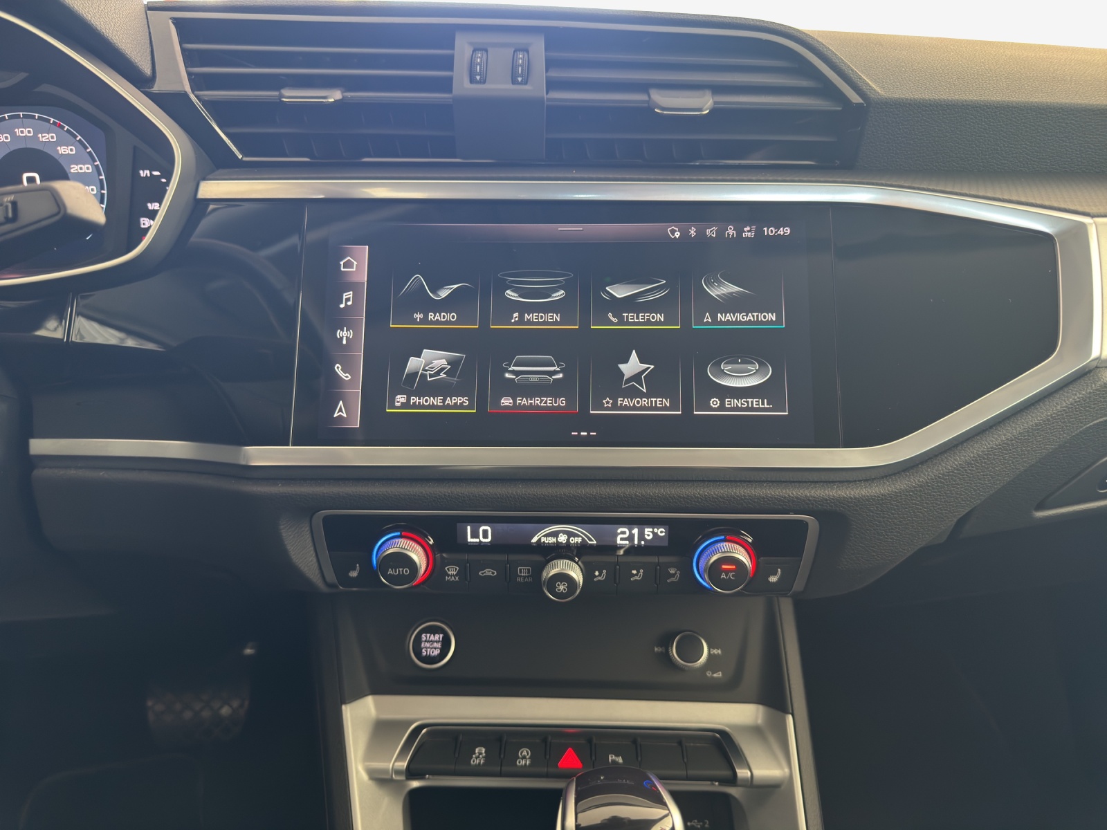 AUDI Q3 45 TFSI advanced quattro S-tronic-image-10