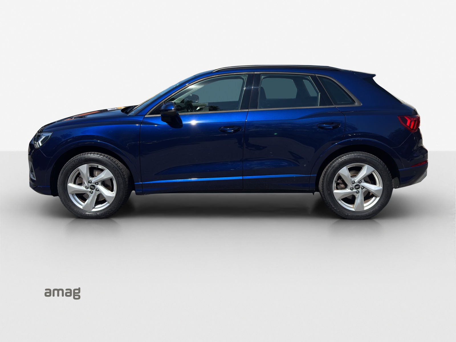 AUDI Q3 45 TFSI advanced quattro S-tronic-image-1