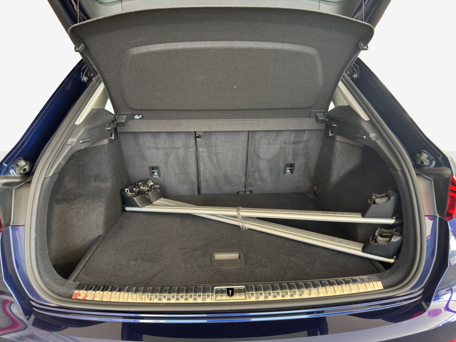 AUDI Q3 45 TFSI advanced quattro S-tronic-image-12