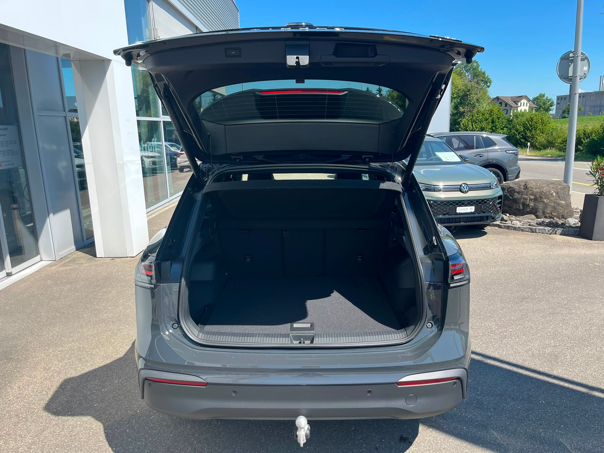 VW Tiguan 2.0 TSI DSG R-Line United 4Motion-image-4