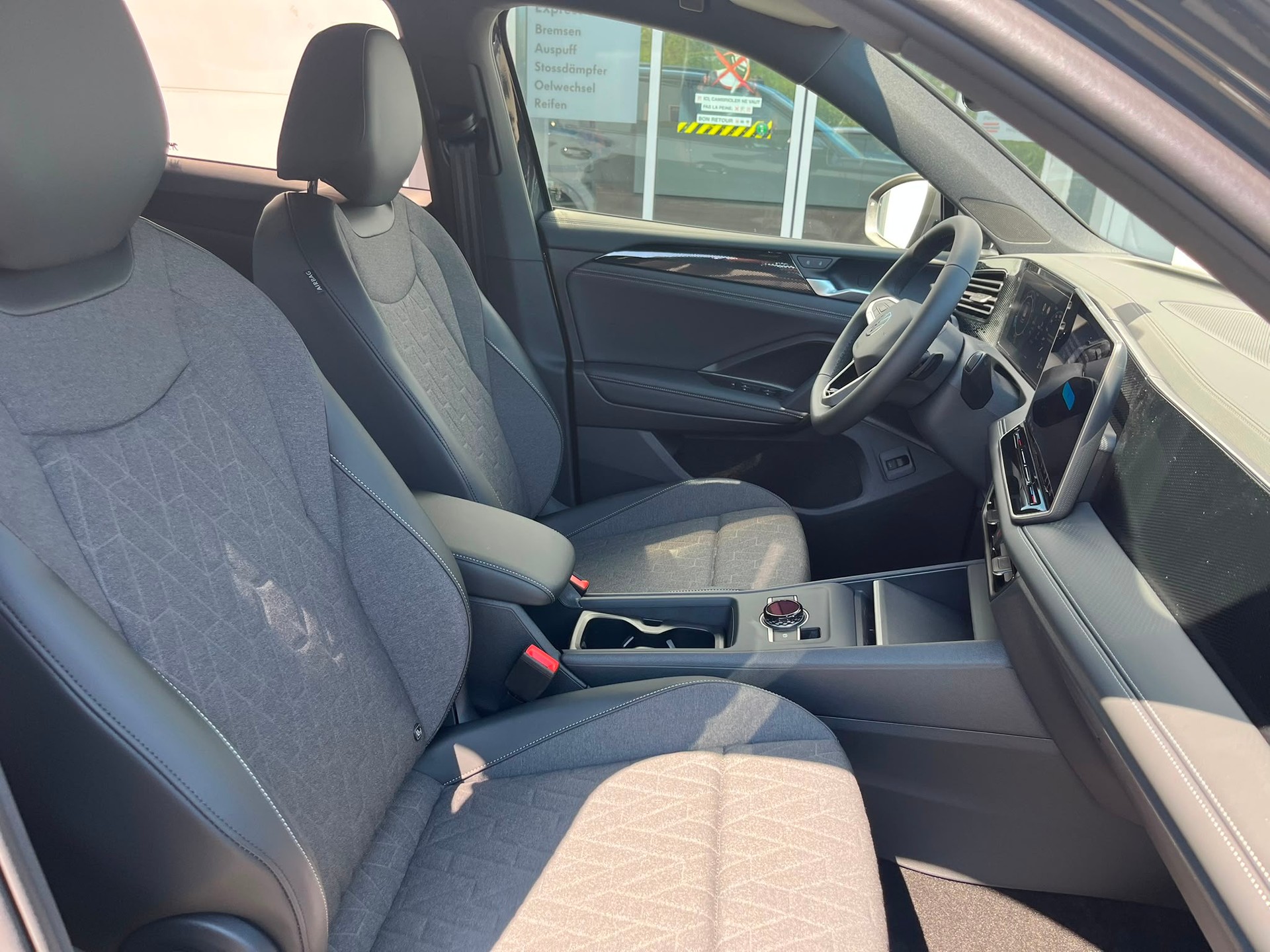 VW Tiguan 2.0 TSI DSG R-Line United 4Motion-image-2