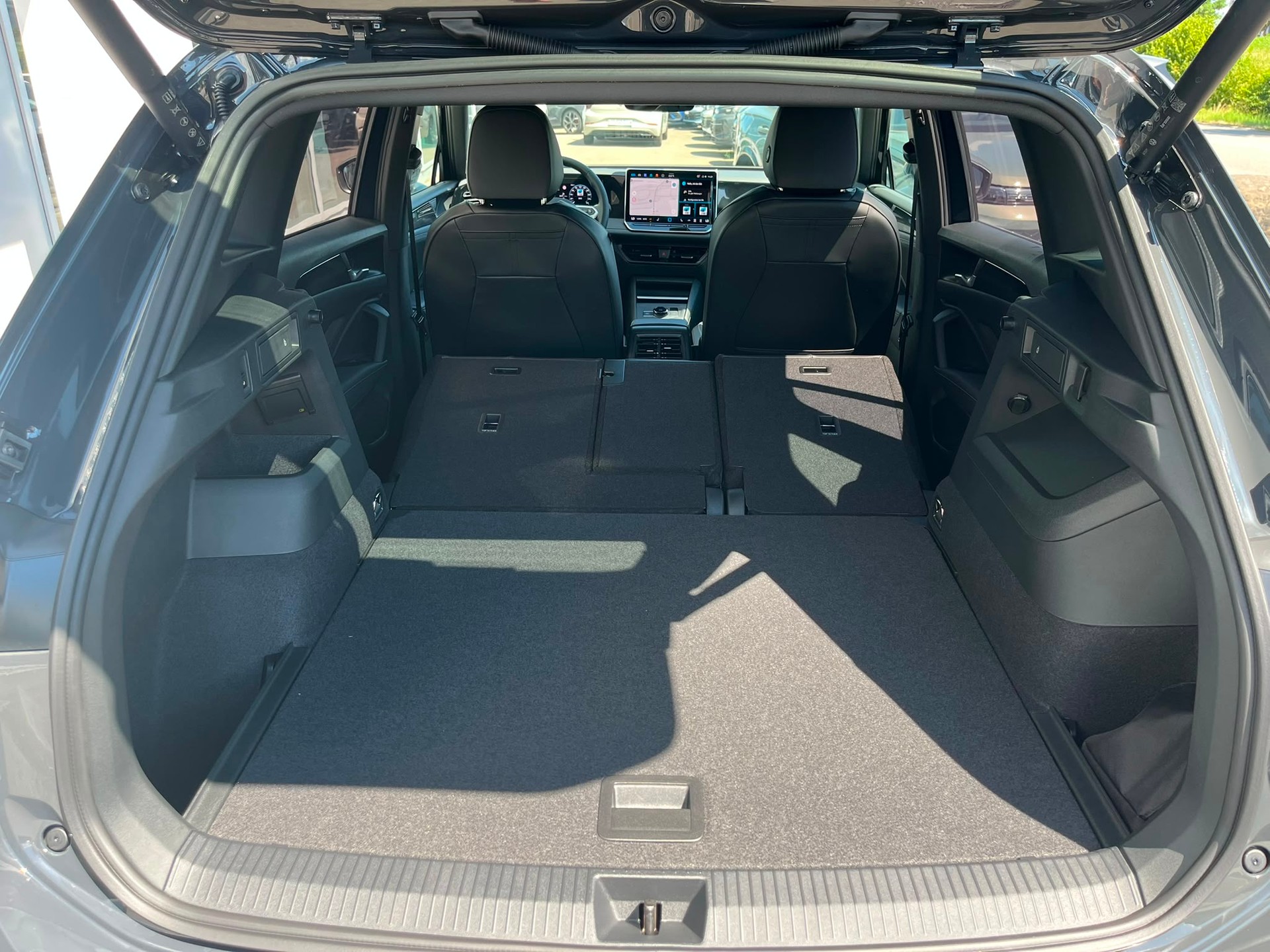 VW Tiguan 2.0 TSI DSG R-Line United 4Motion-image-5
