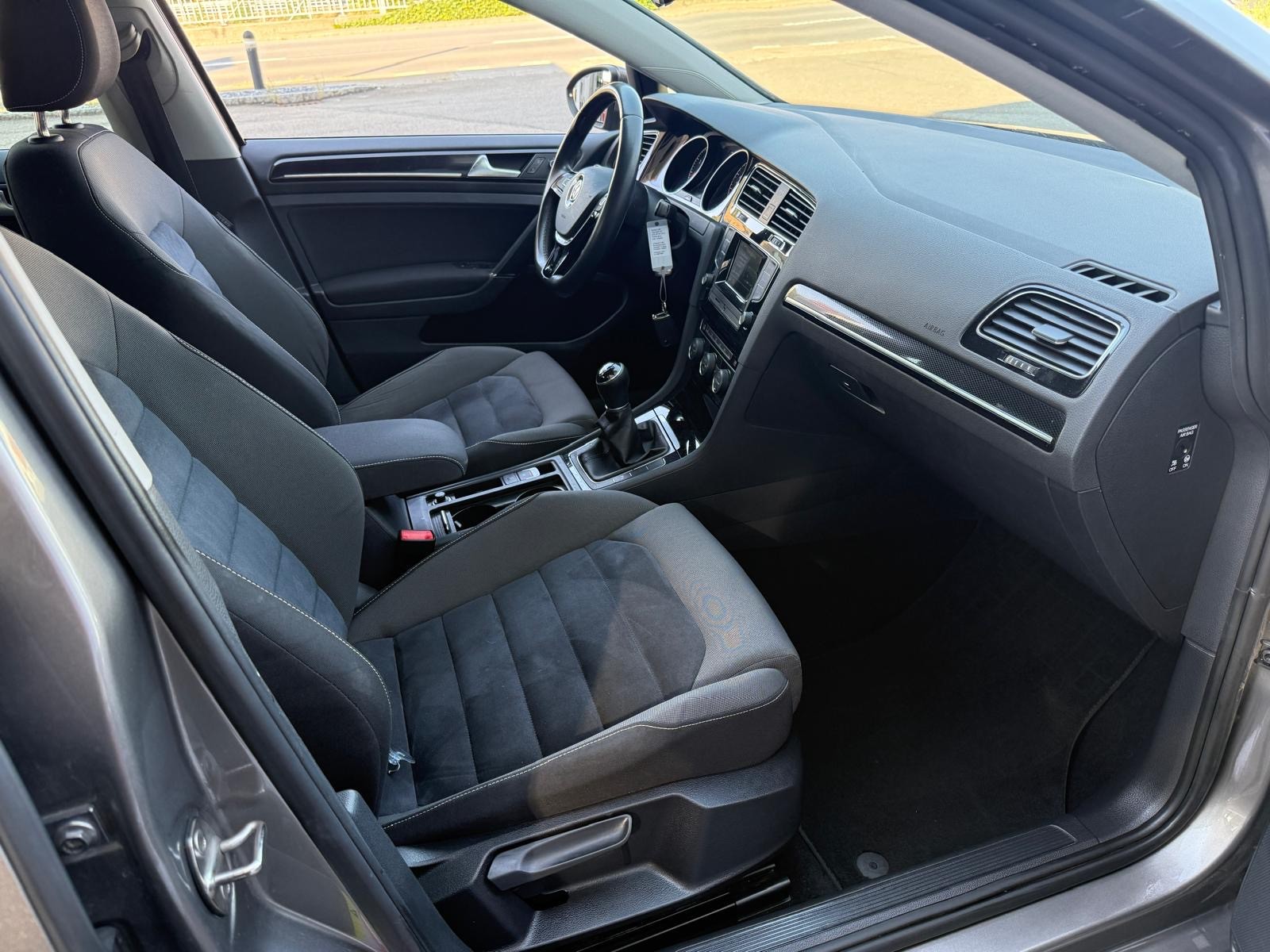 VW Golf 1.4 TSI Highline-image-13