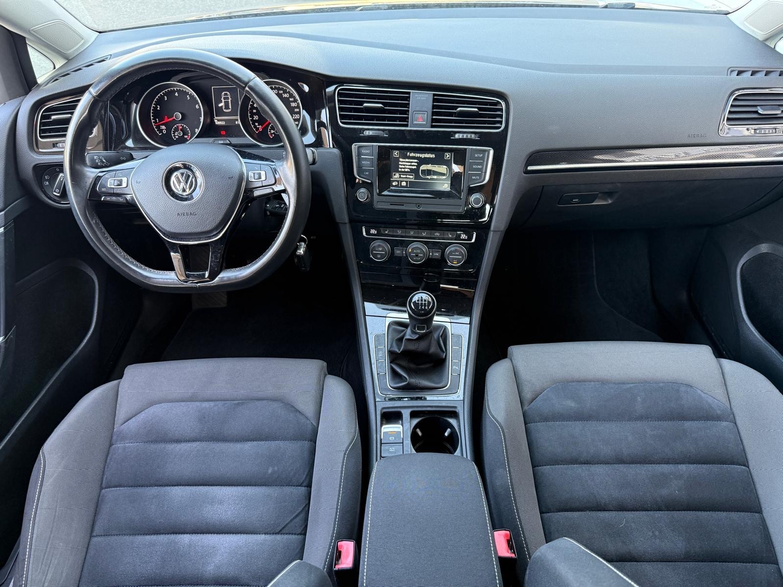 VW Golf 1.4 TSI Highline-image-18