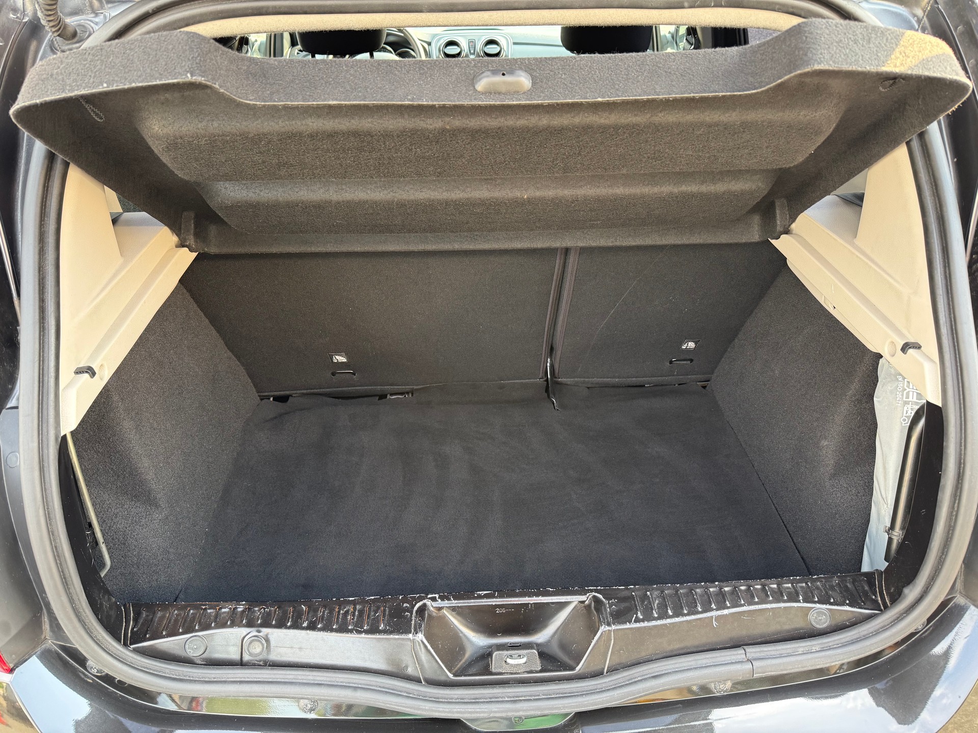 DACIA Sandero 0.9 Lauréate-image-11