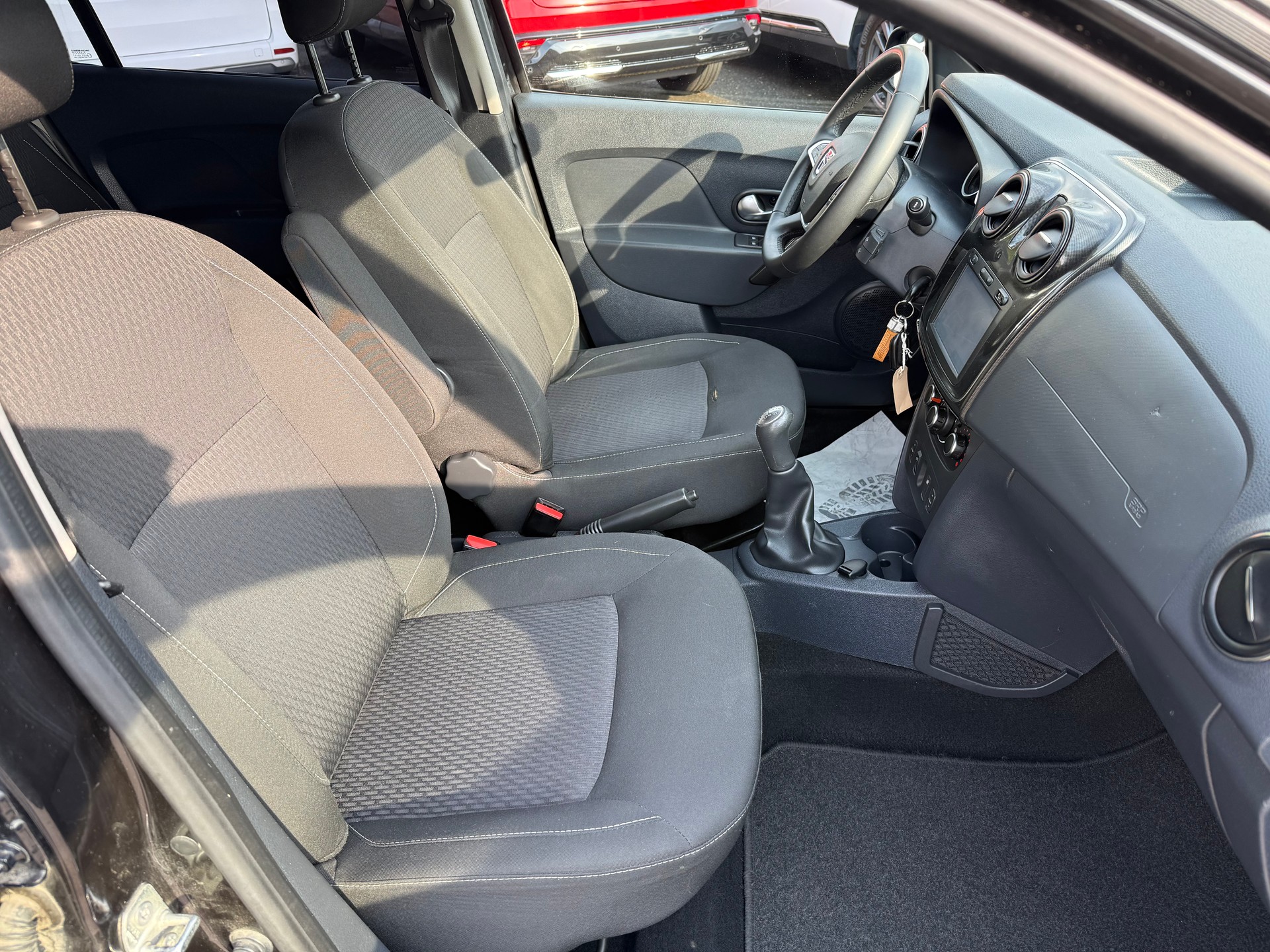 DACIA Sandero 0.9 Lauréate-image-9