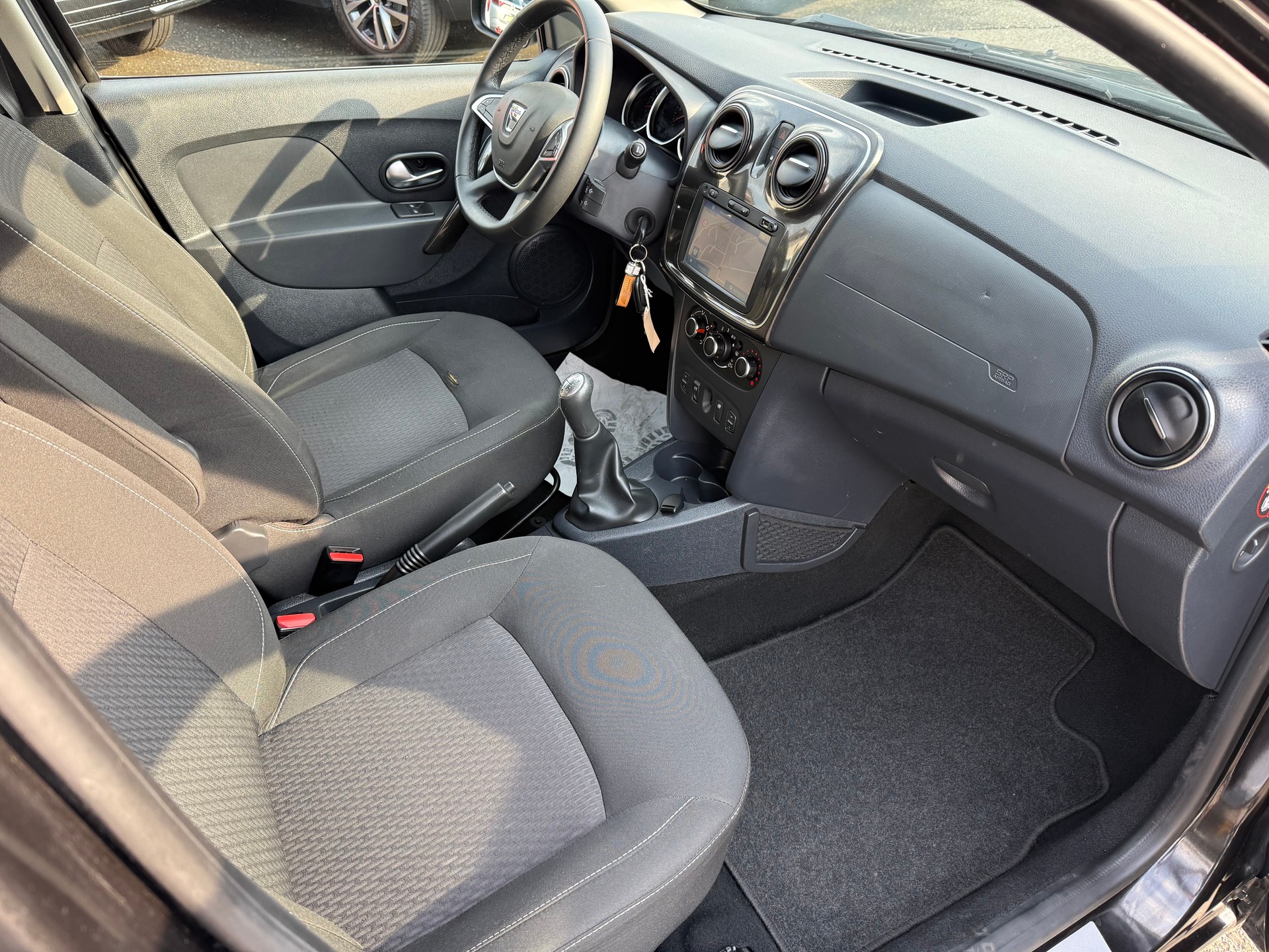 DACIA Sandero 0.9 Lauréate-image-8
