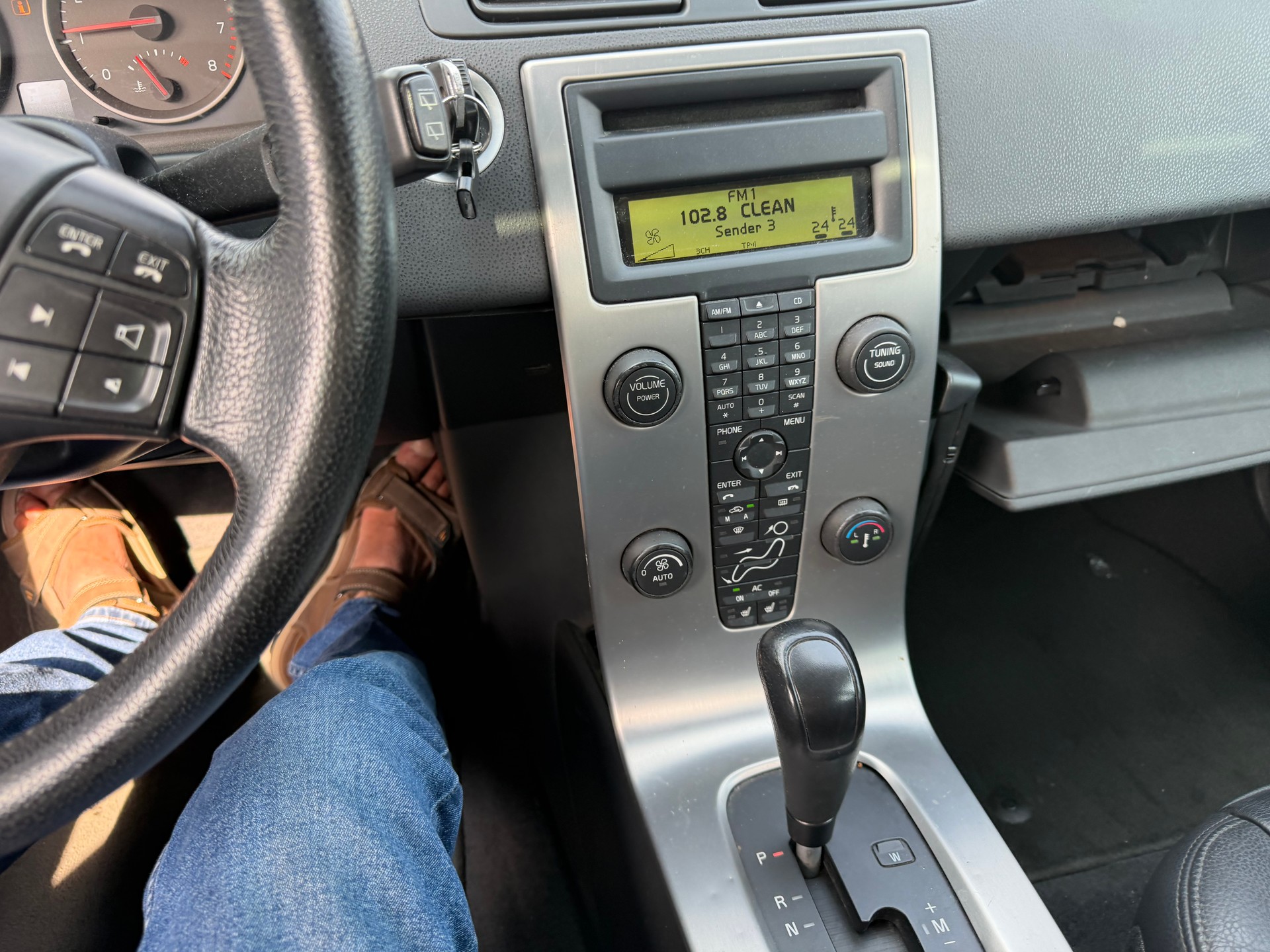 VOLVO V50 T5 AWD Summum-image-3