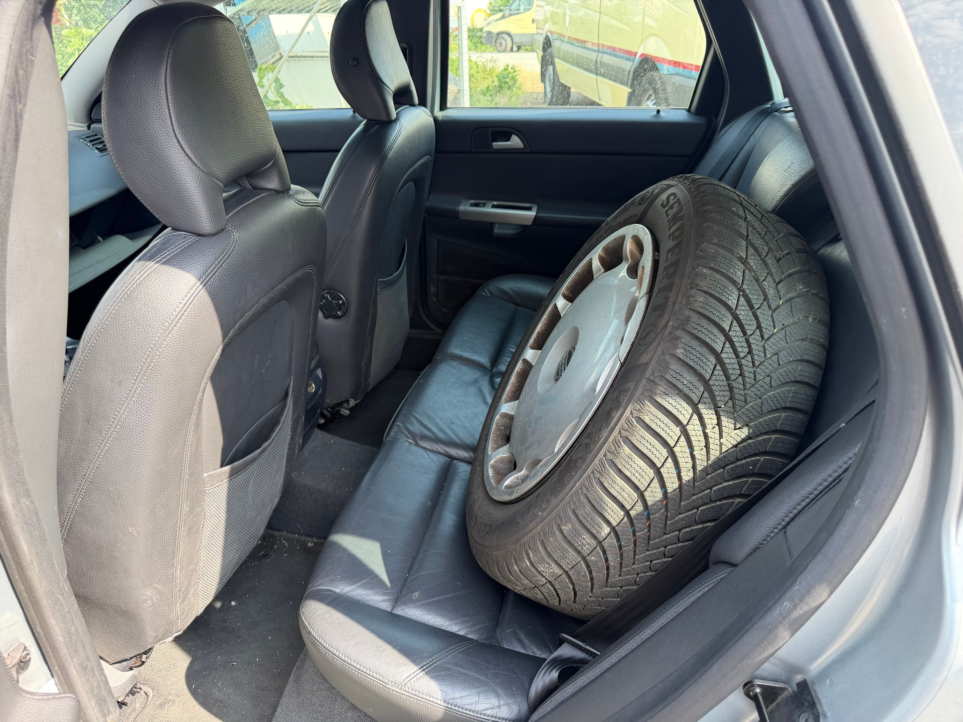 VOLVO V50 T5 AWD Summum-image-2
