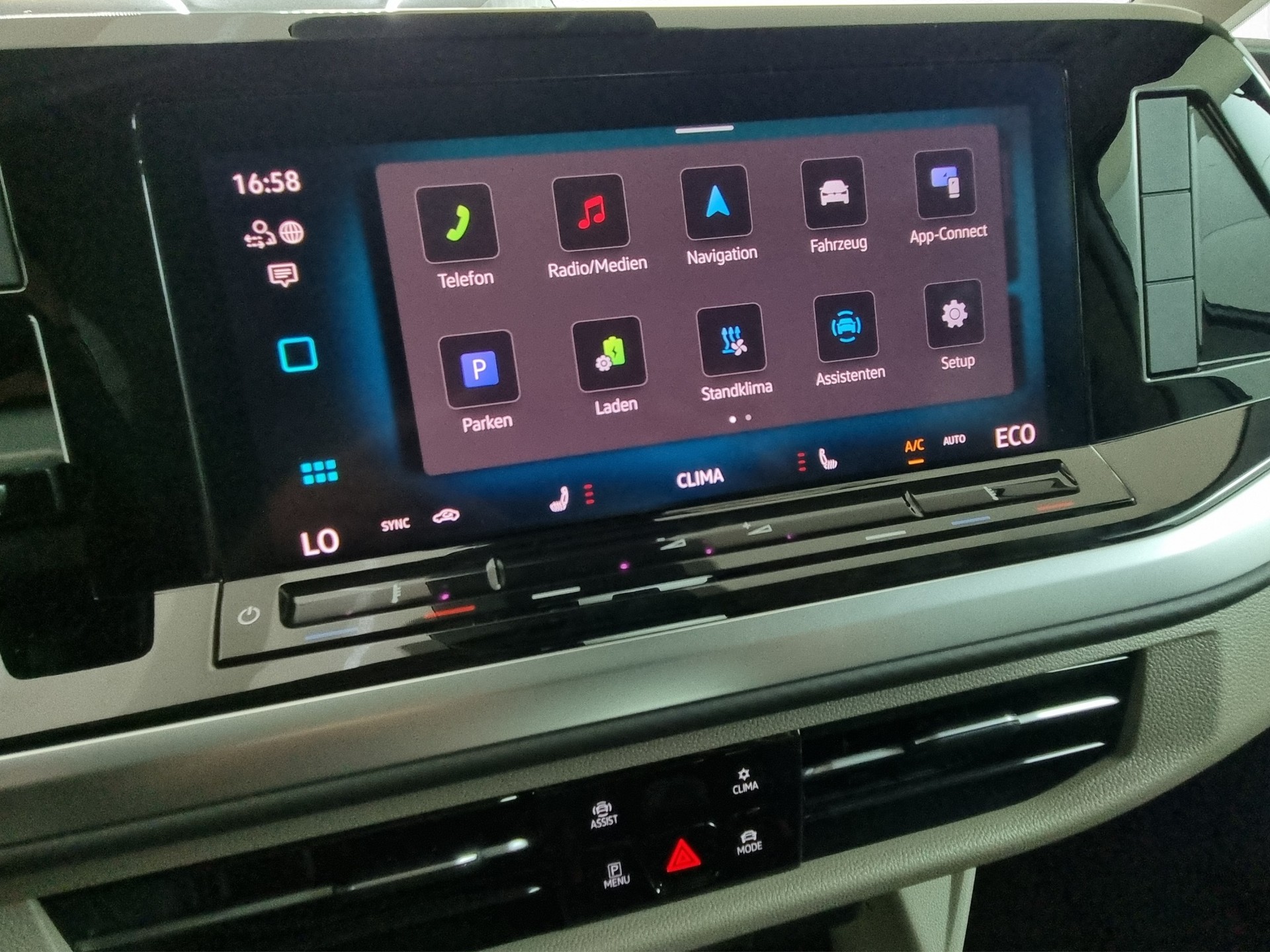 VW T7 Multivan 1.5 TSI eHybrid DSG 4motion kurz Editi-image-13
