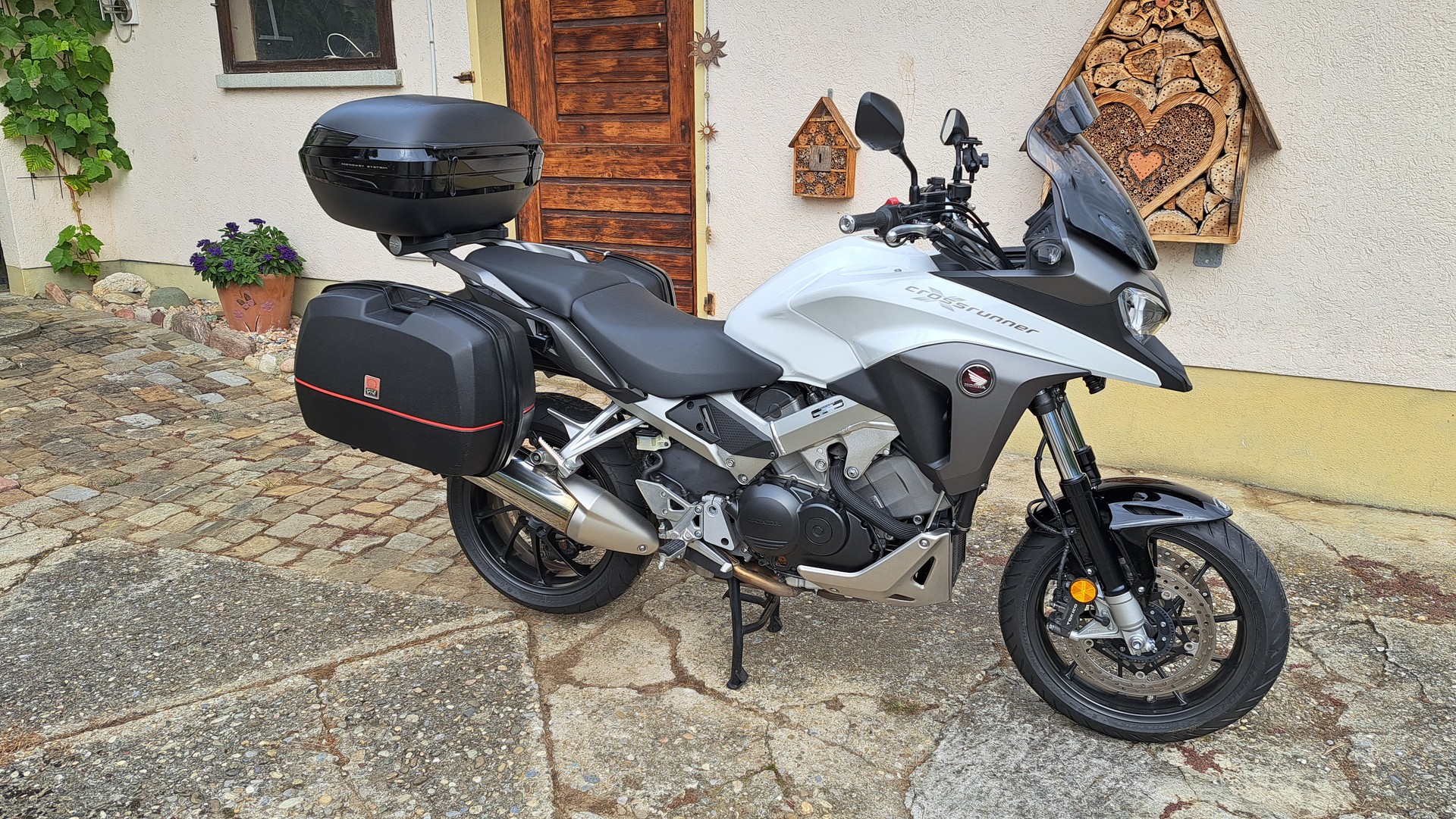 HONDA VFR 800 XA Crossrunner-image-1