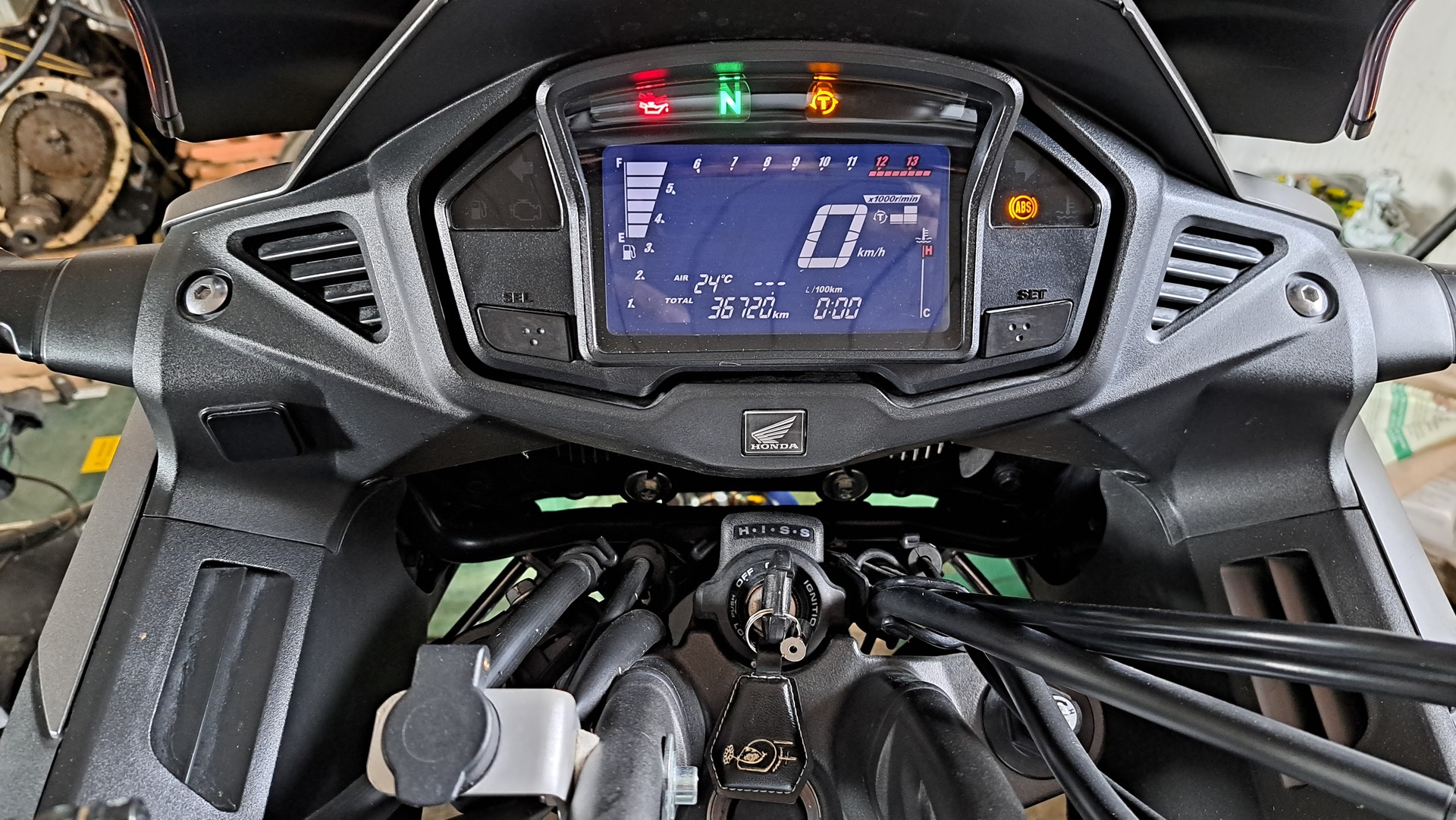 HONDA VFR 800 XA Crossrunner-image-5