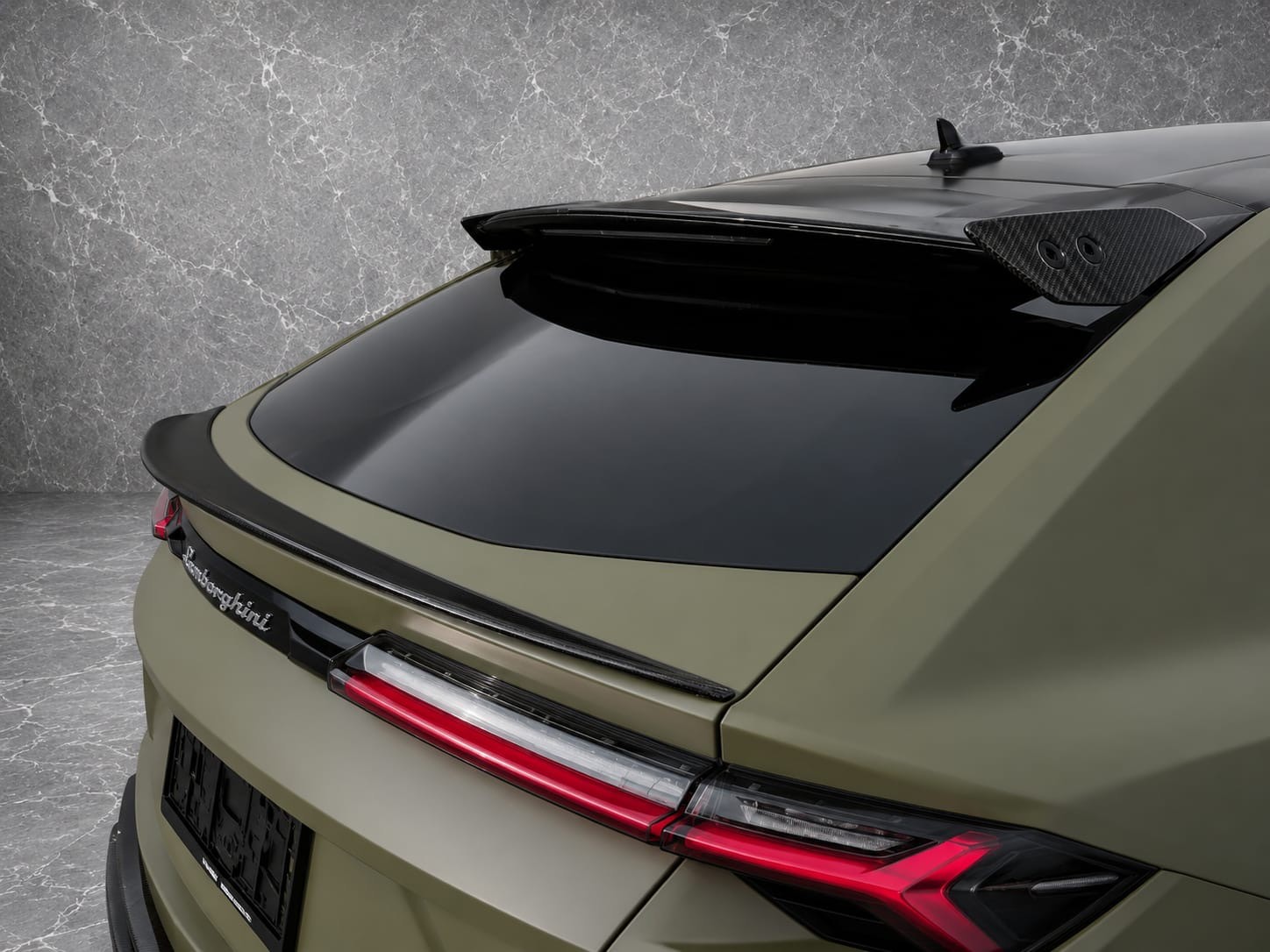 LAMBORGHINI Urus E-Gear 636 Graphite Capsule-image-5