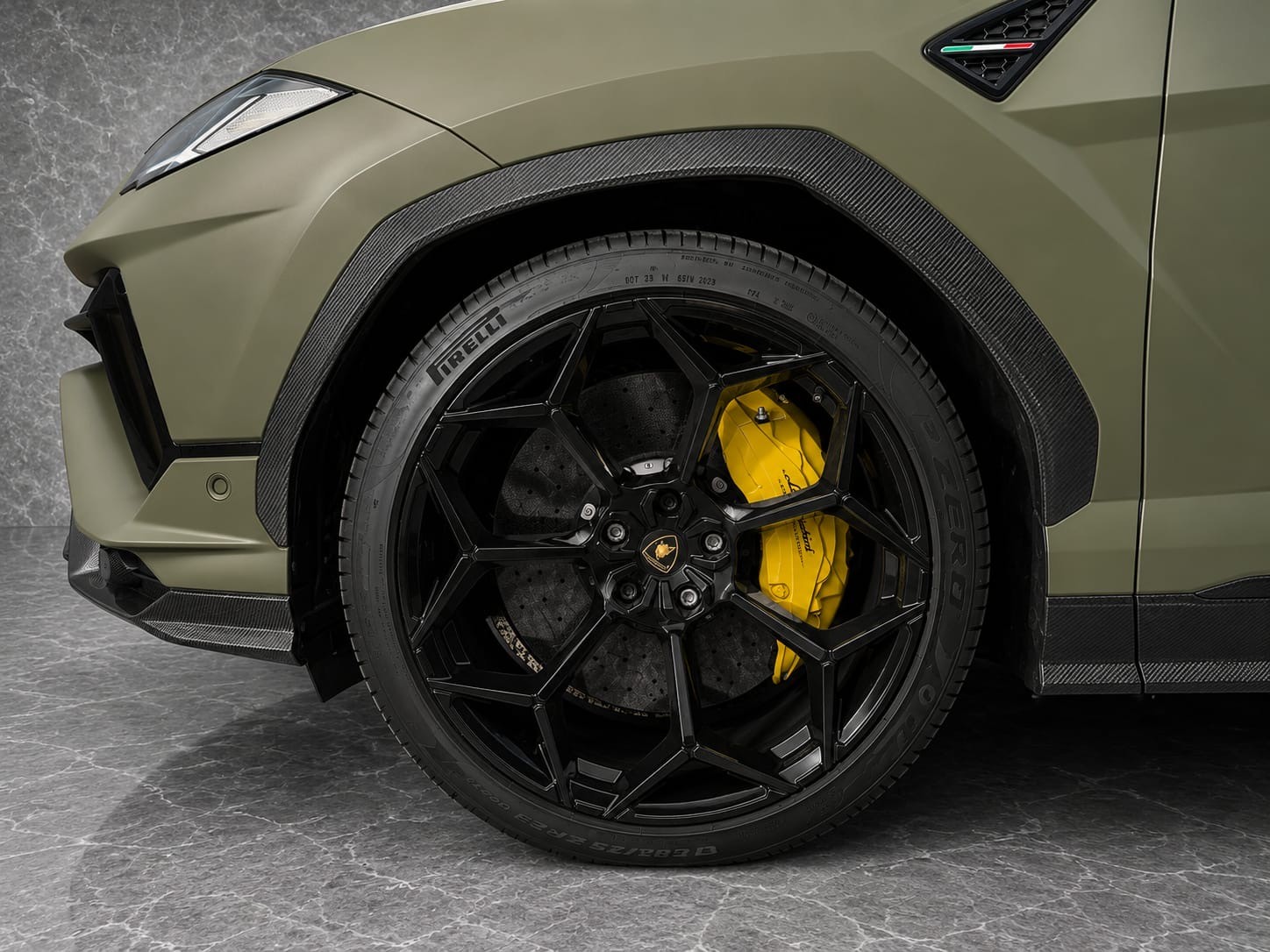 LAMBORGHINI Urus E-Gear 636 Graphite Capsule-image-4