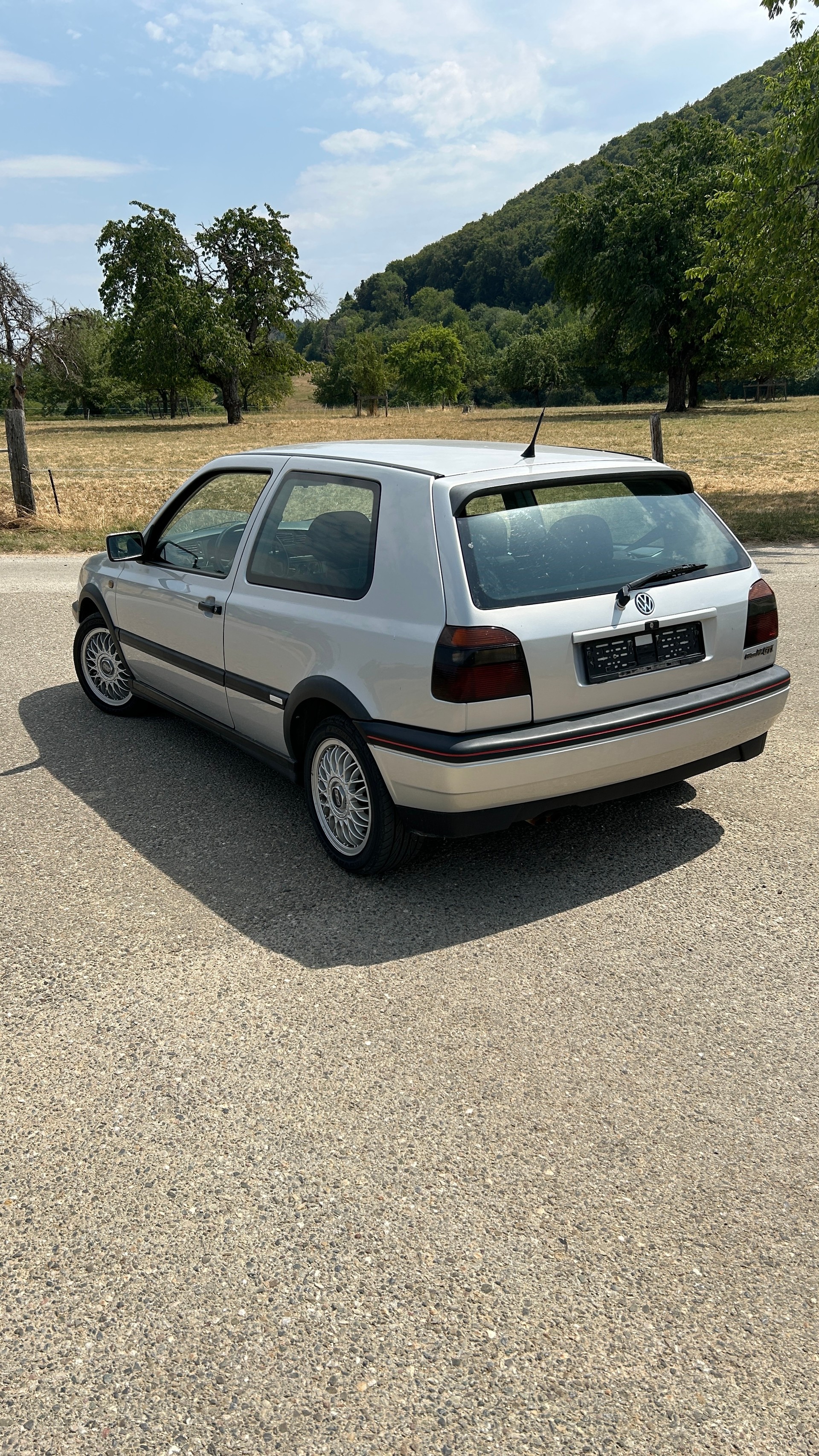 VW 2000 GTI 8S-image-3
