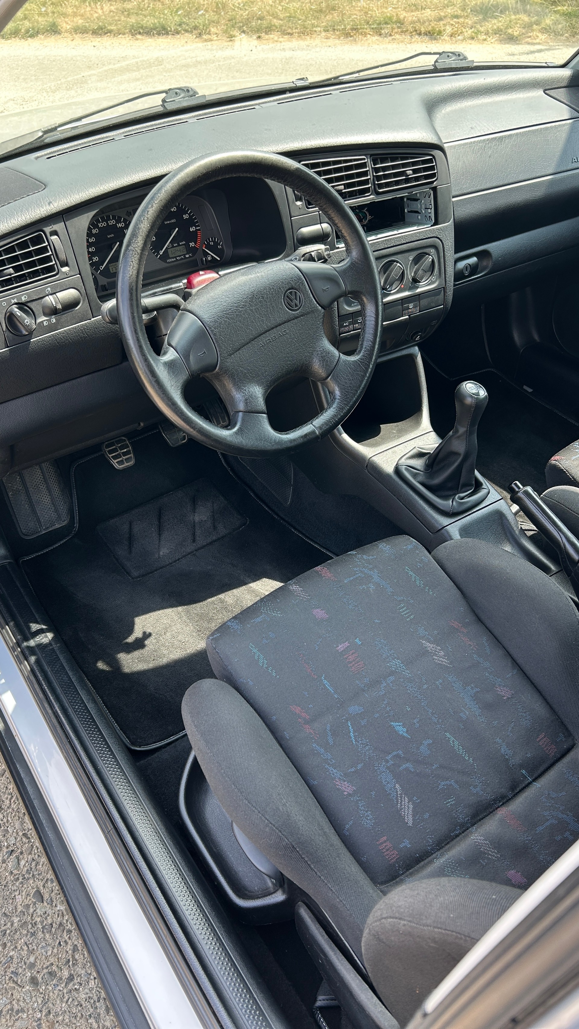 VW 2000 GTI 8S-image-4